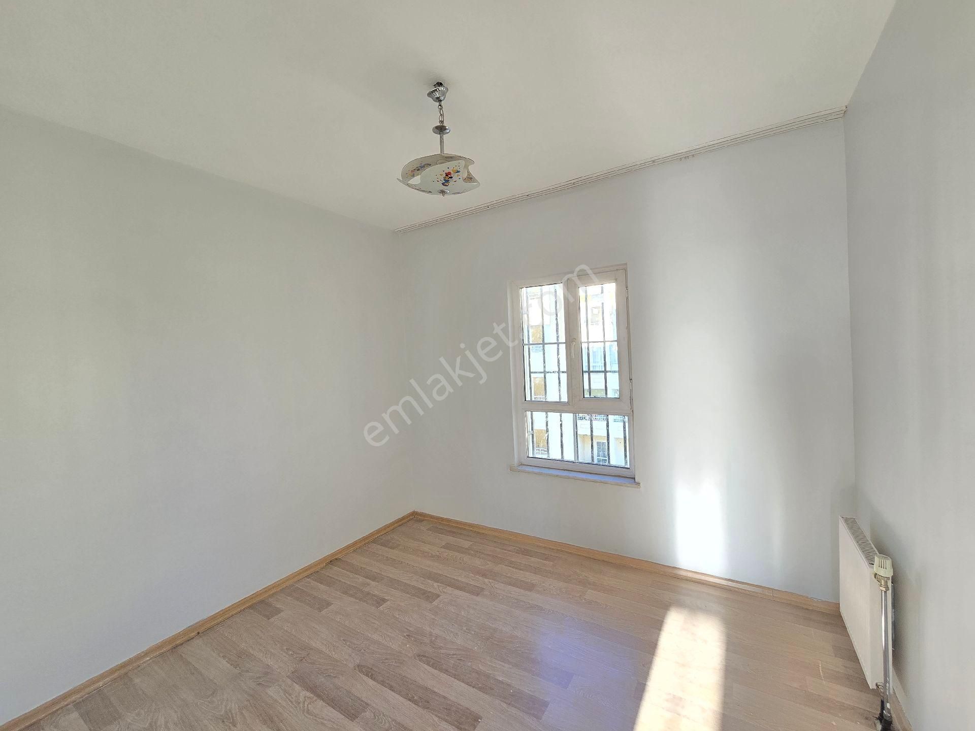 Cadde Seyran'dan Kiralık 2+1 86 M2 Arakat Cephe Açık (memura) - Görsel 10