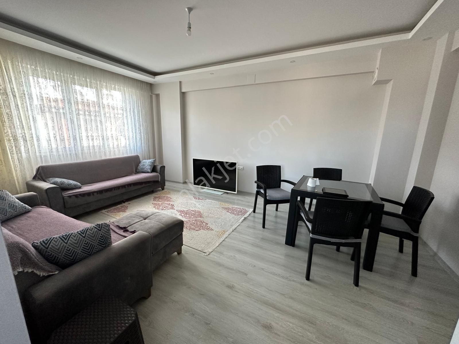 Günaydın Emlaktan Bahçelievlerde Havuzlu 2+1 Eşyalı Satılık Daire - Görsel 13