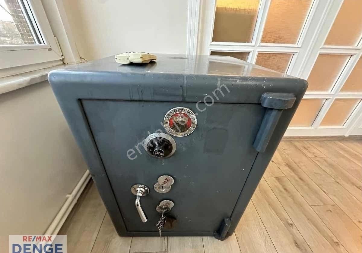 Yusufpaşa Metro Durağında, Mıllet Cad. 4+1 Kıralık Ofıs - Görsel 19