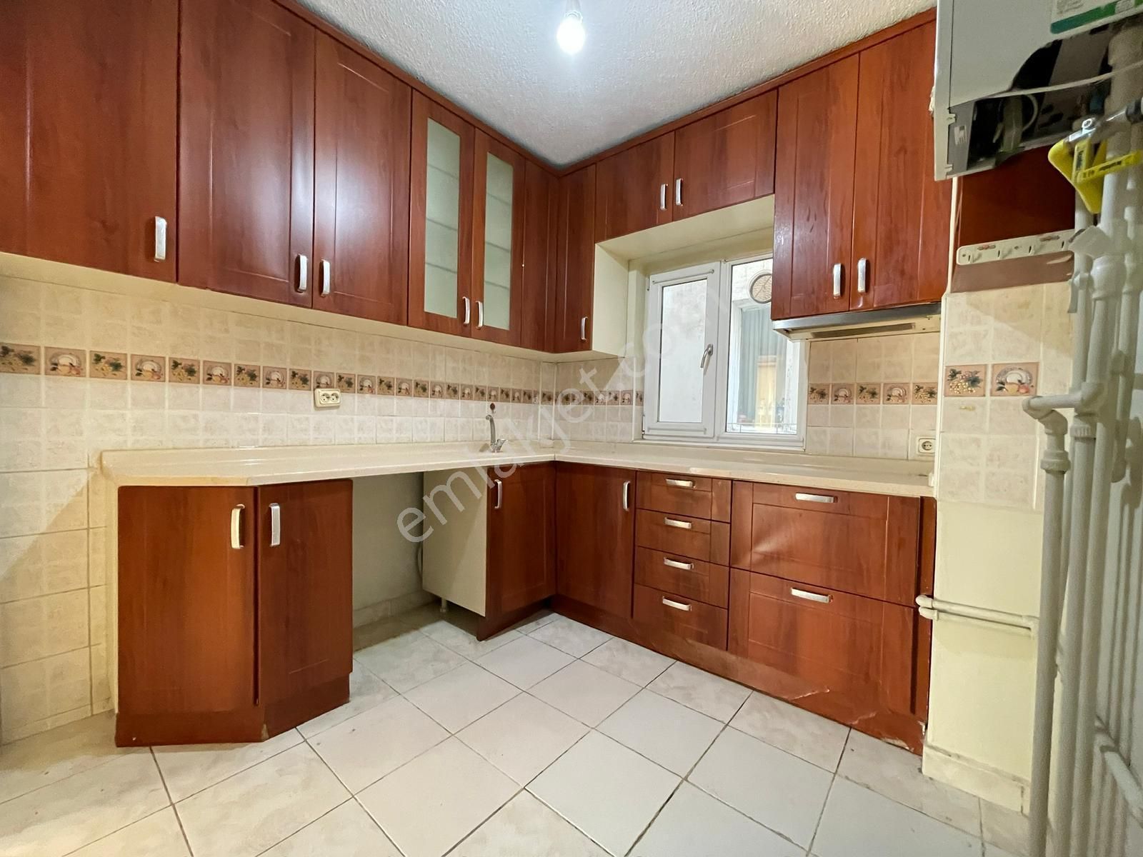 Aşağıeğlence Giresun Caddesi Üzeri Katta 3+1 Uygun Kiralık Daire - Görsel 13