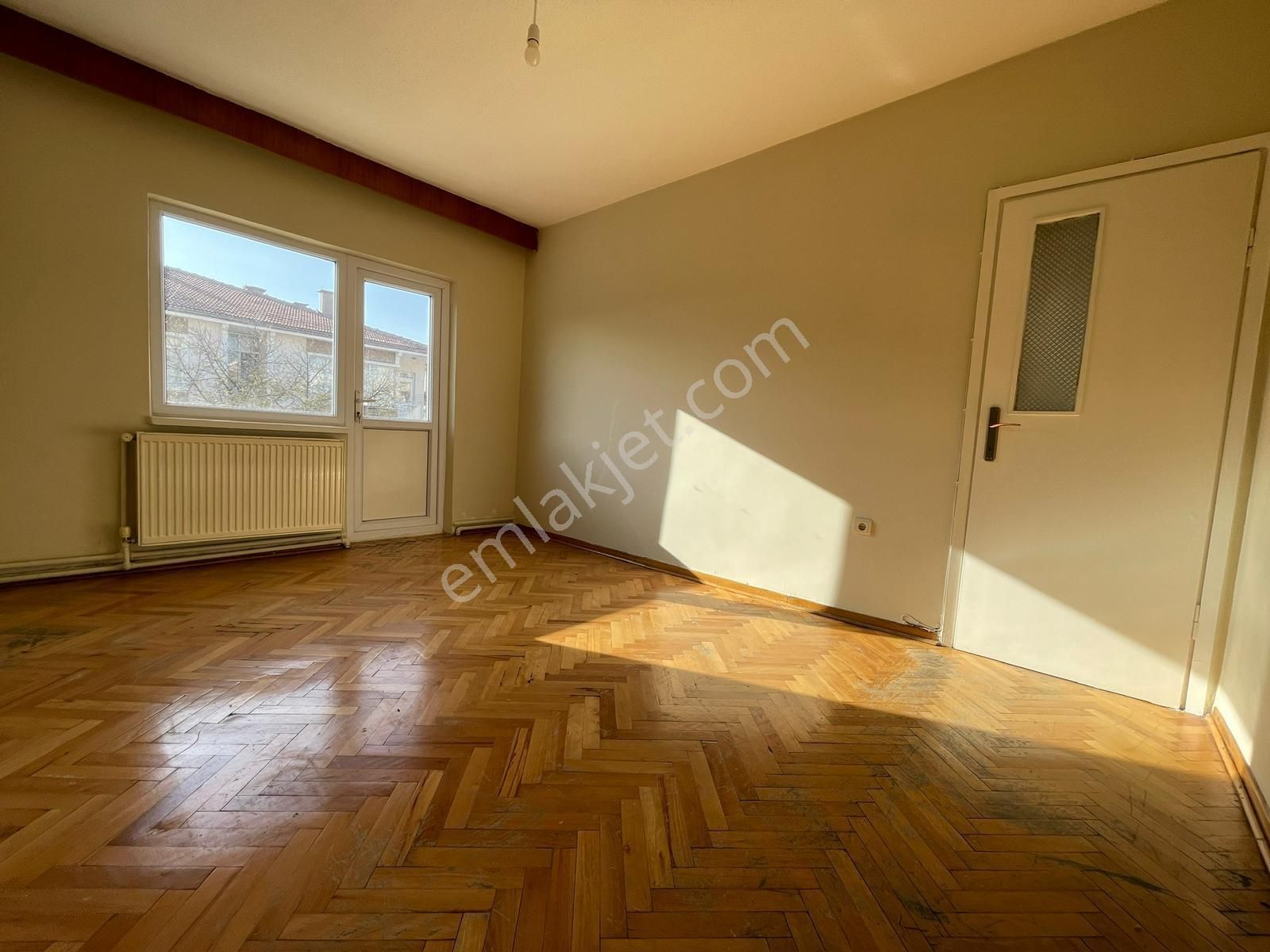 Aşağıeğlence Giresun Caddesi Üzeri Katta 3+1 Uygun Kiralık Daire - Görsel 6