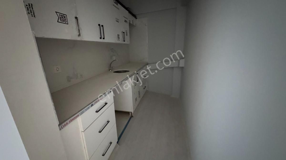 Manisa Saruhanlı Merkezde Çalışkanlar Plazada Kiralık 2+1 Ofis - Görsel 15
