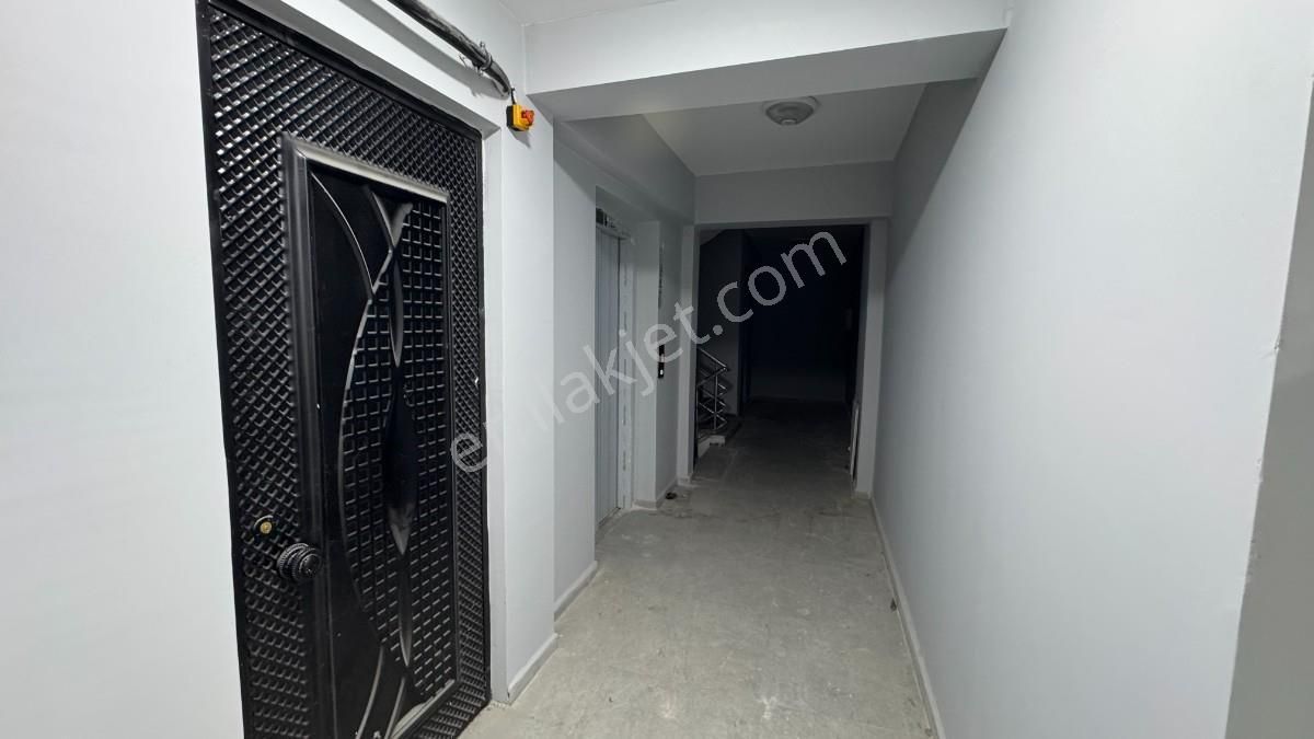 Manisa Saruhanlı Merkezde Çalışkanlar Plazada Kiralık 2+1 Ofis - Görsel 3