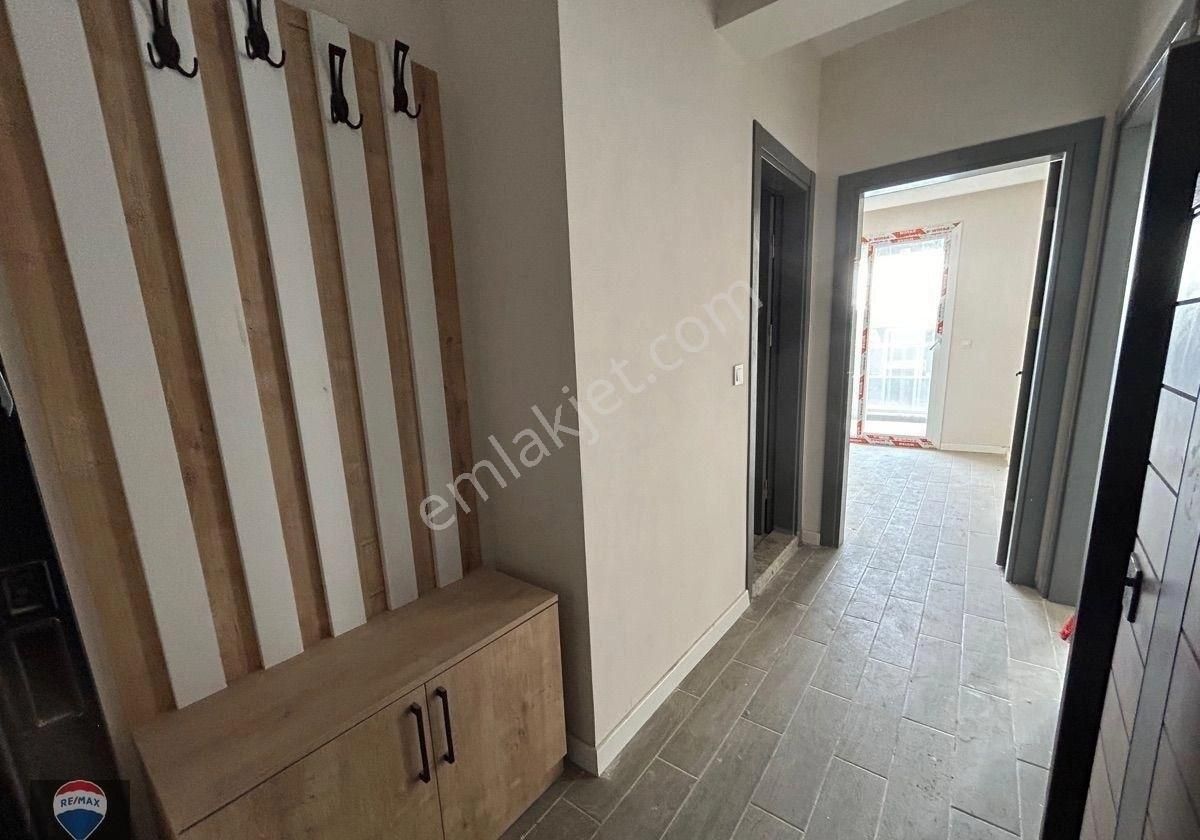 Davutlar Merkezde Havuzlu Kiralık 1+1 Daire - Görsel 13
