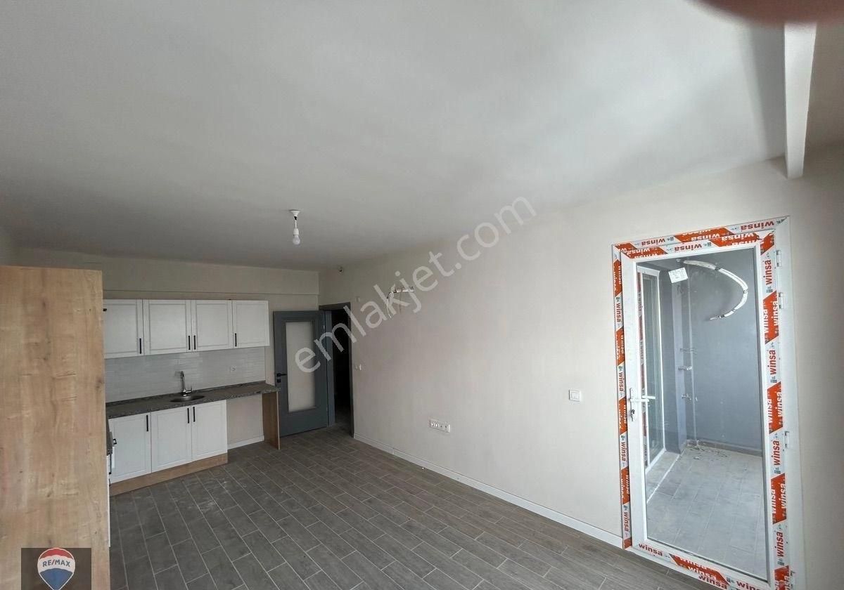 Davutlar Merkezde Havuzlu Kiralık 1+1 Daire - Görsel 7