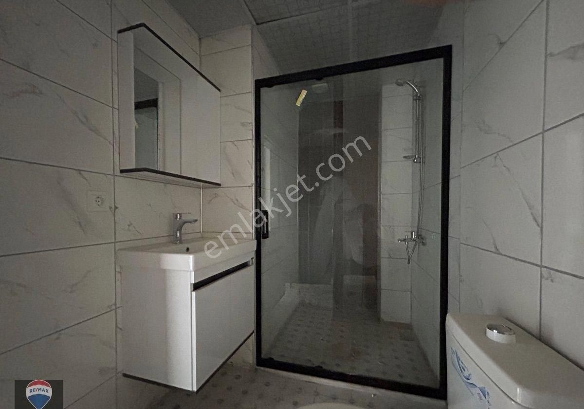 Davutlar Merkezde Havuzlu Kiralık 1+1 Daire - Görsel 12
