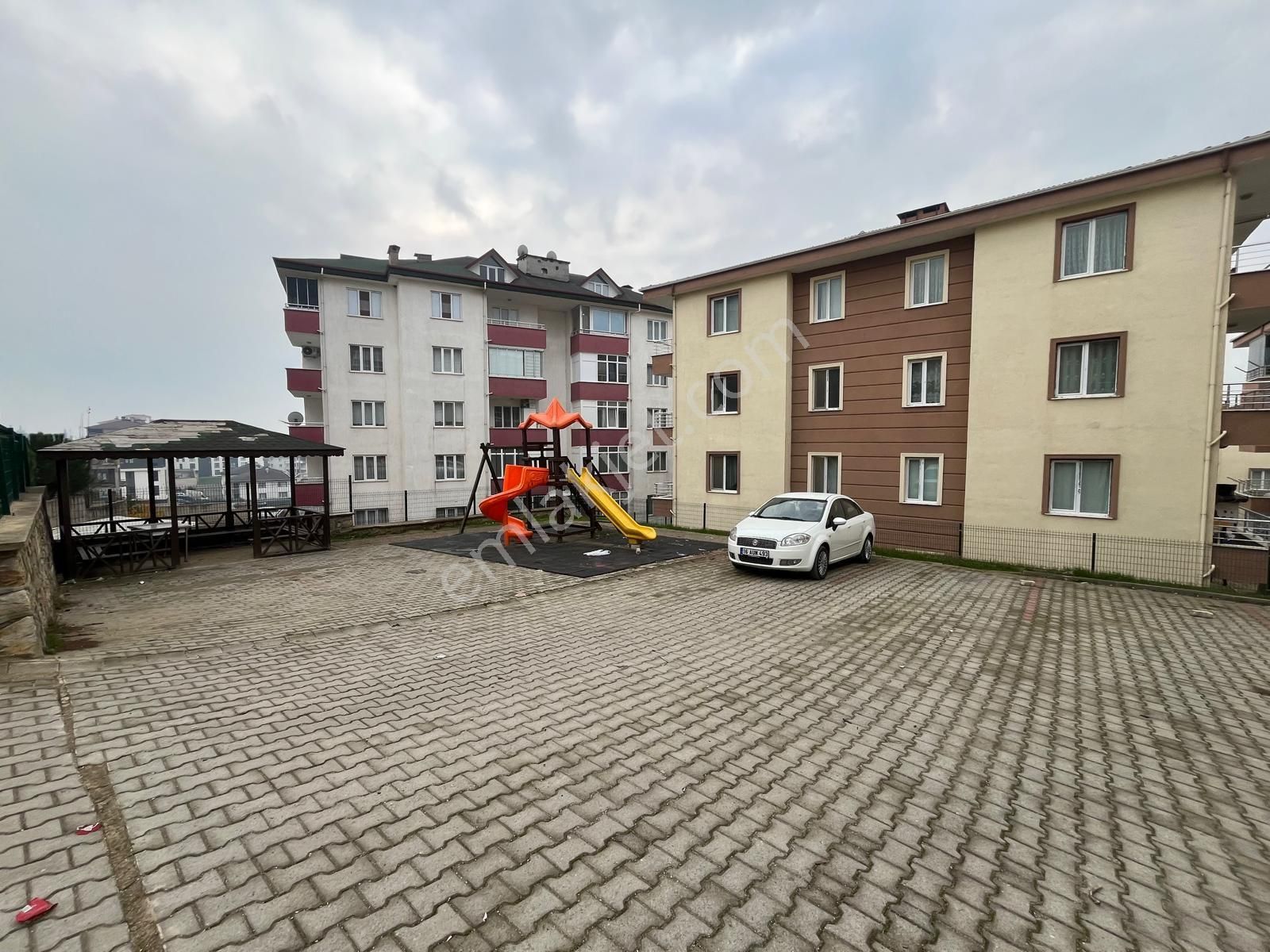 Roma’ Dan Fatih Mahallesi’ Nde Site İçi Satılık Daire - Görsel 3