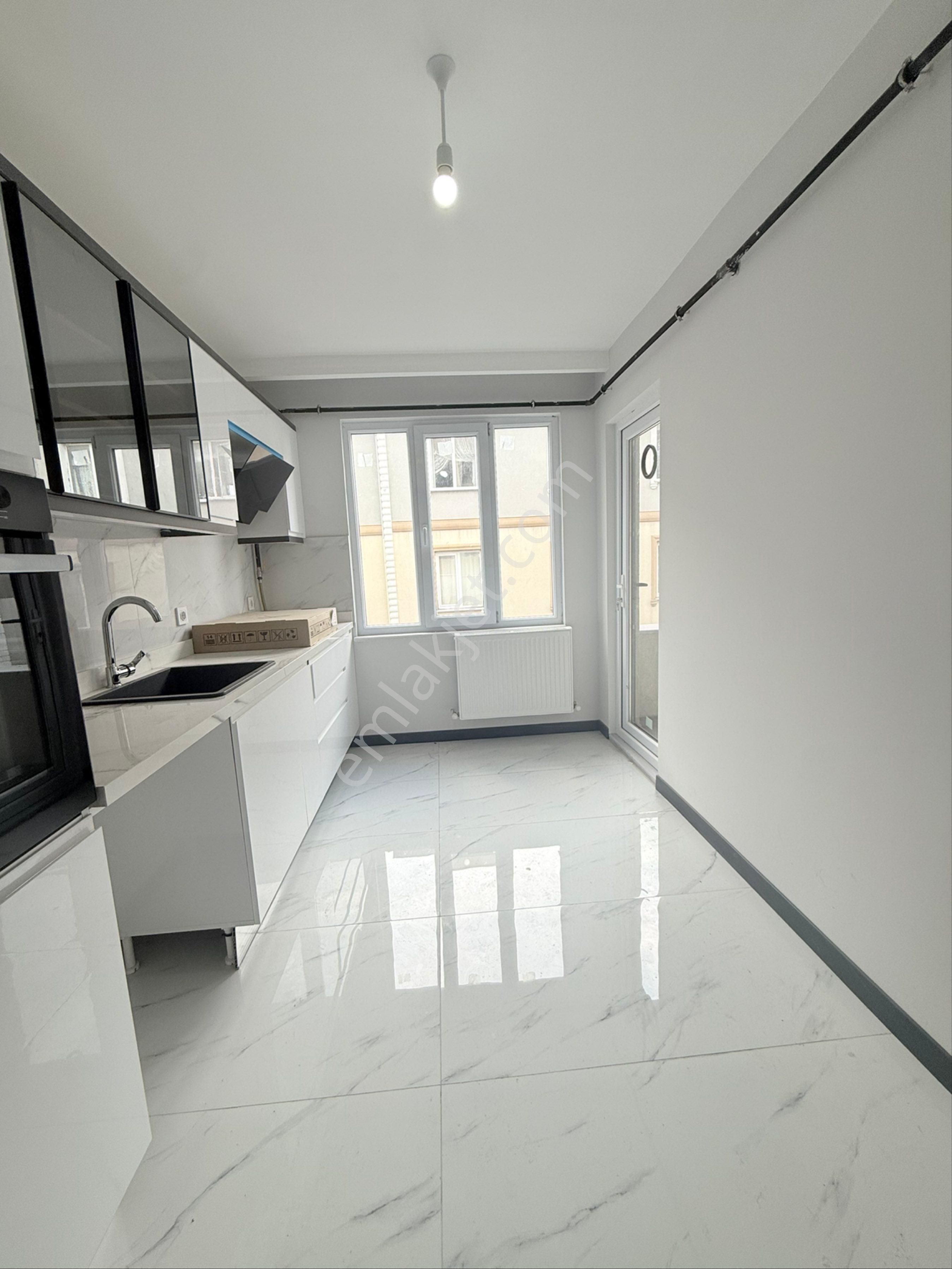 Çerkezköy Okullar Yanı Cadde Cephe 2+1 Sıfır Daire