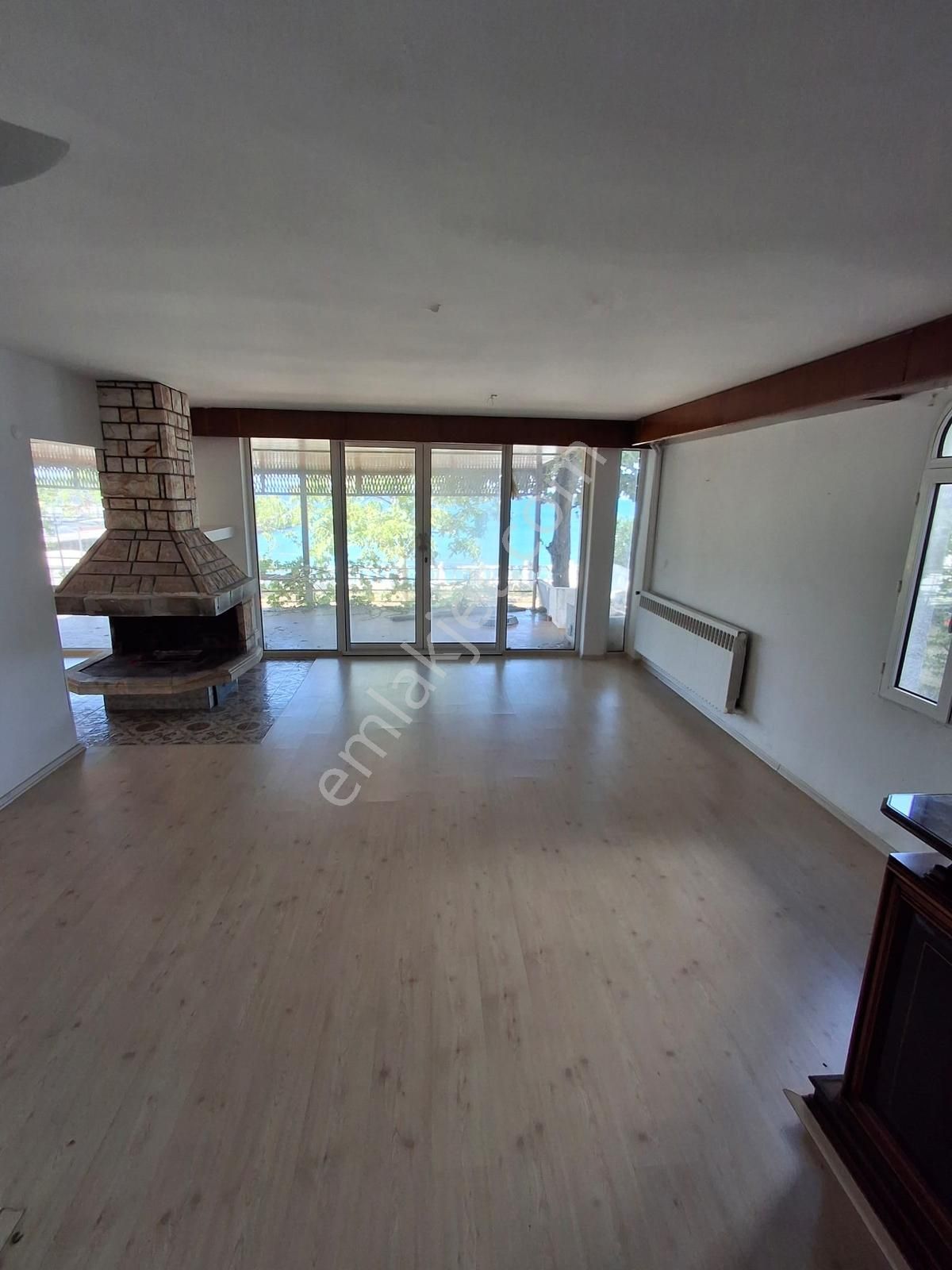 Güzelcede Denize Sıfır Villa Kent Sitesinde İkiz Villa - Görsel 33