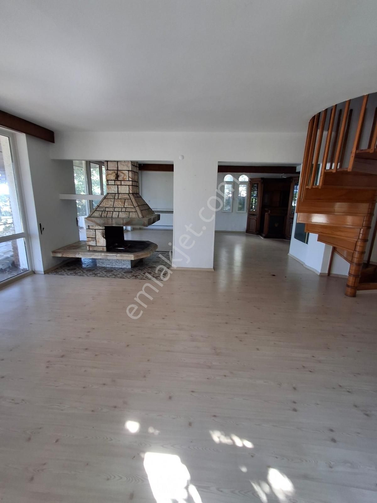 Güzelcede Denize Sıfır Villa Kent Sitesinde İkiz Villa - Görsel 30