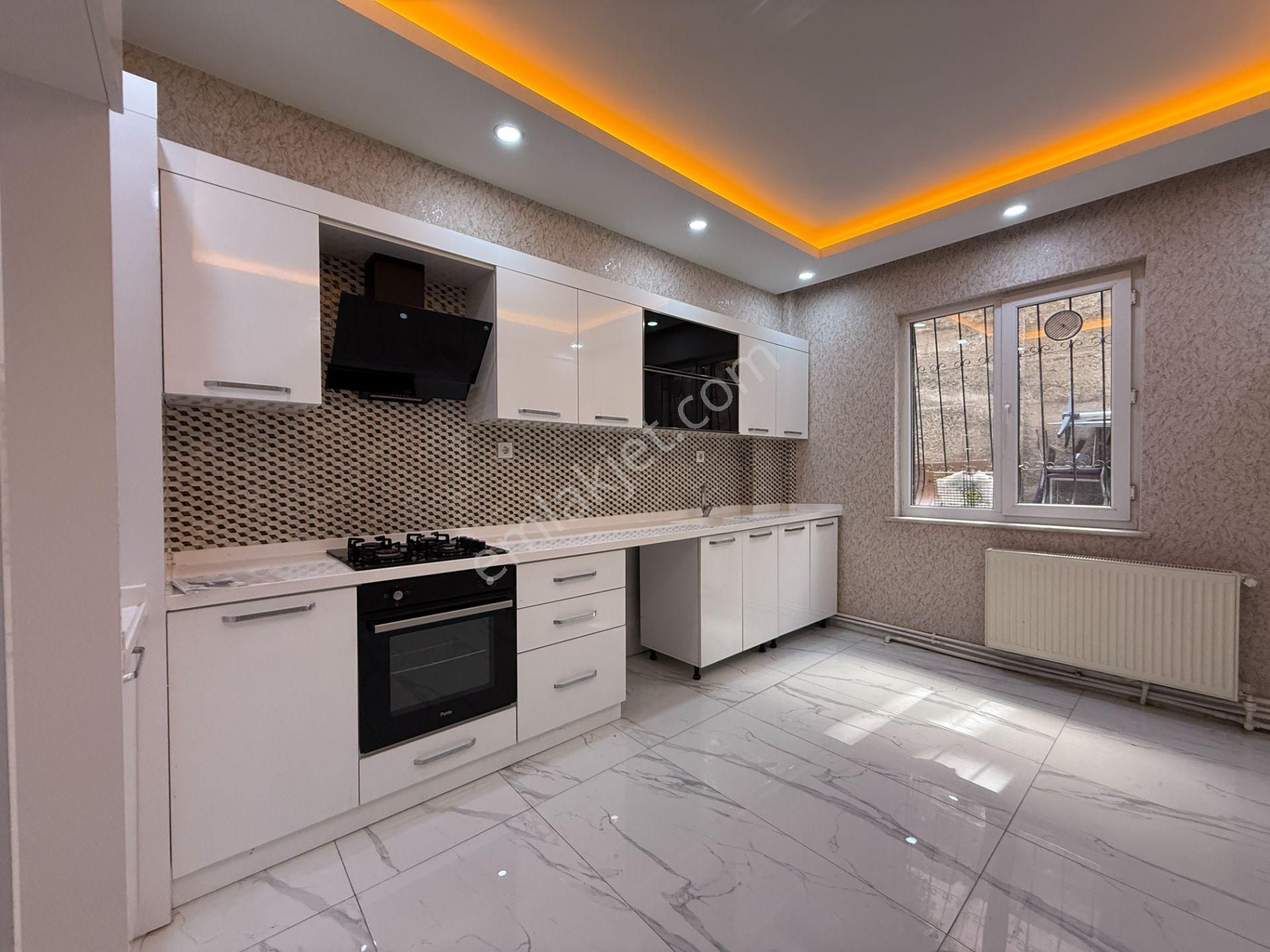 Ufuk Kılıç Emlak'tan Cadde Üzerinde 2+1 Asansörlü Ful Yapılı Kot 2 Daire - Görsel 4