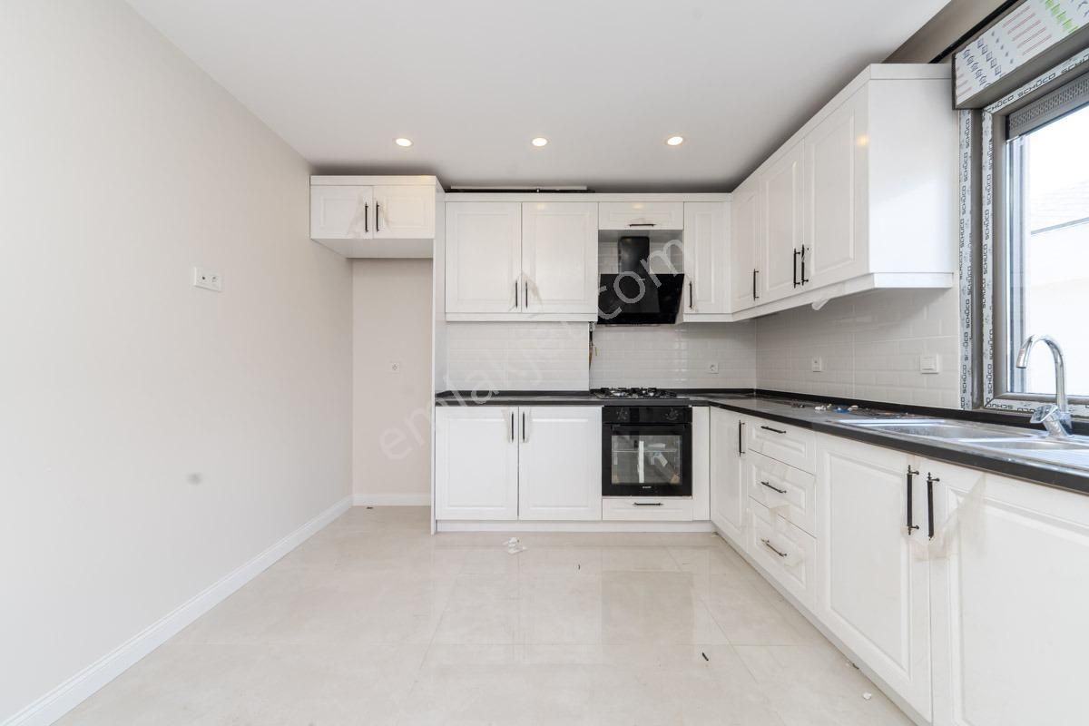 Bahçelievler Merkezde Öğretmenler Evi Yakını 5+2 Sıfır Bina - Görsel 2