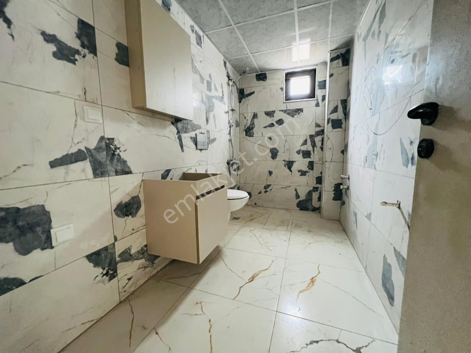 Fevziçakmakta Sıfır Ayrı Mutfaklı Ebeveyn Banyolu Katta 1+1 - Görsel 4