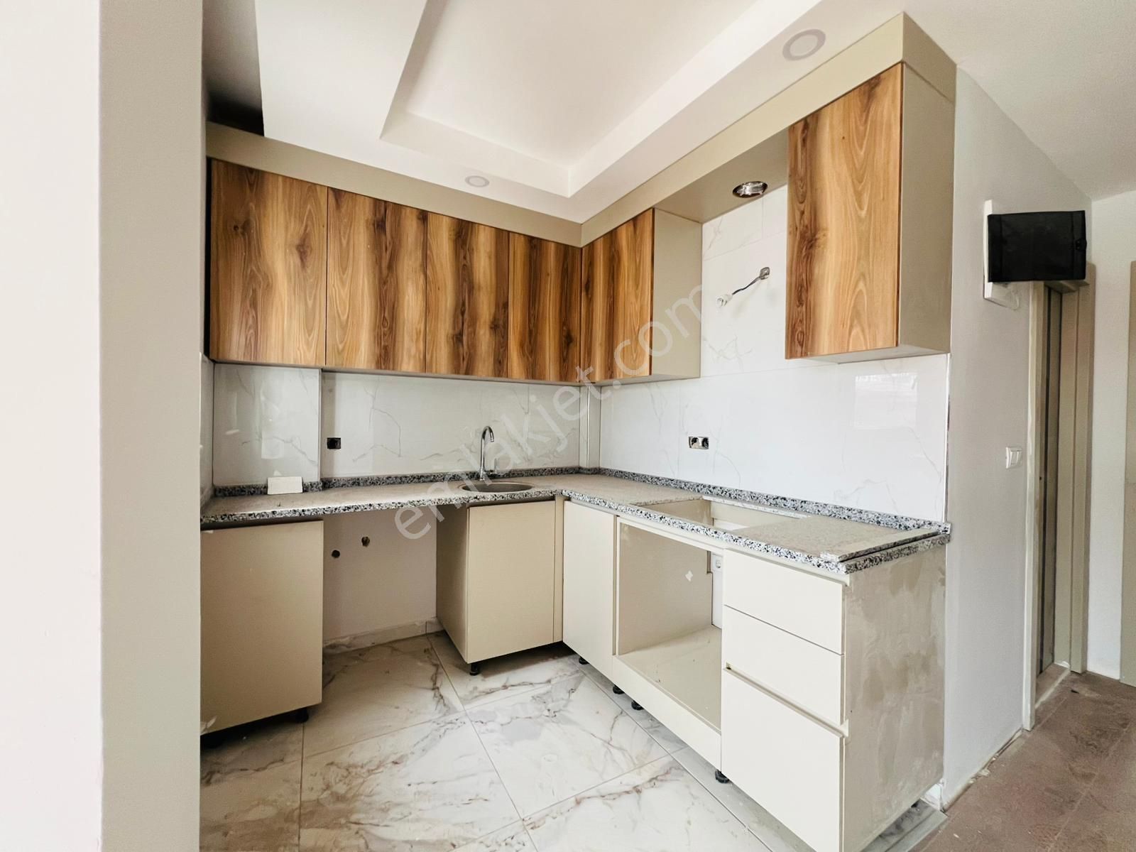 Fevziçakmakta Sıfır Ayrı Mutfaklı Ebeveyn Banyolu Katta 1+1 - Görsel 6