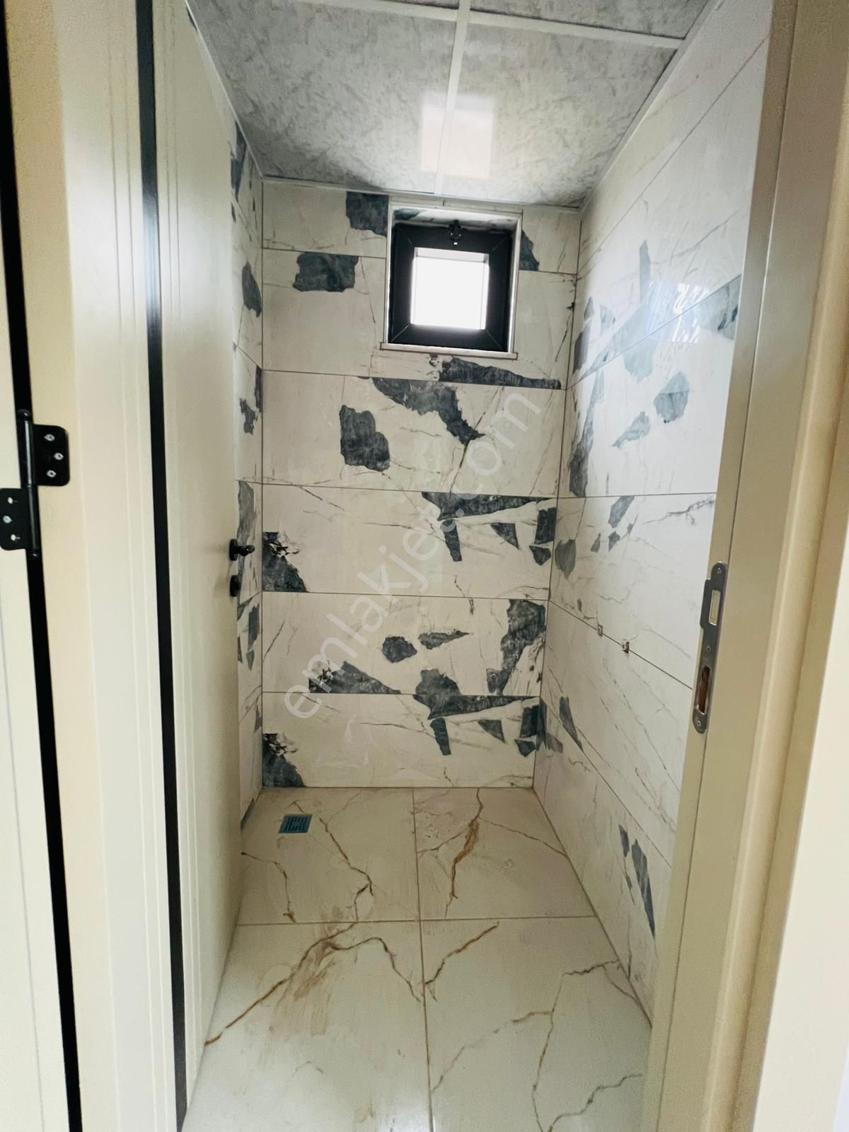 Fevziçakmakta Sıfır Ayrı Mutfaklı Ebeveyn Banyolu Katta 1+1 - Görsel 13