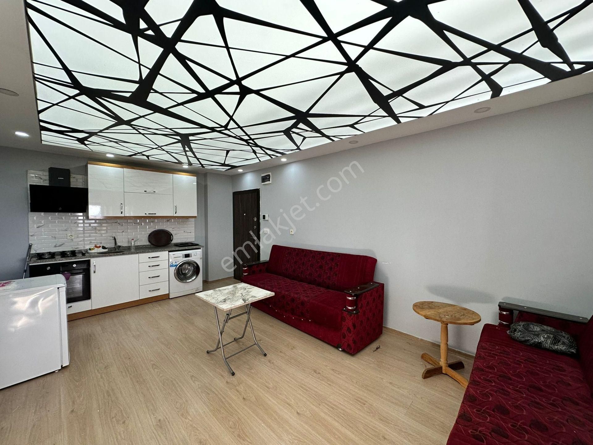 Birlik Gayrimenkulden Çatalan Caddesi Üzeri Üniversite Karşısı 1+1 Eşyalı Geniş Oturumlu Kaçmaz