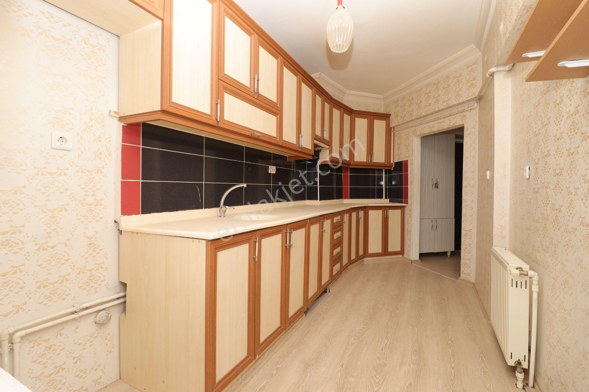 Akif'ten Elvankentte *asansörlü* Sitede Arakatta 3+1 *boş* Daire - Görsel 4