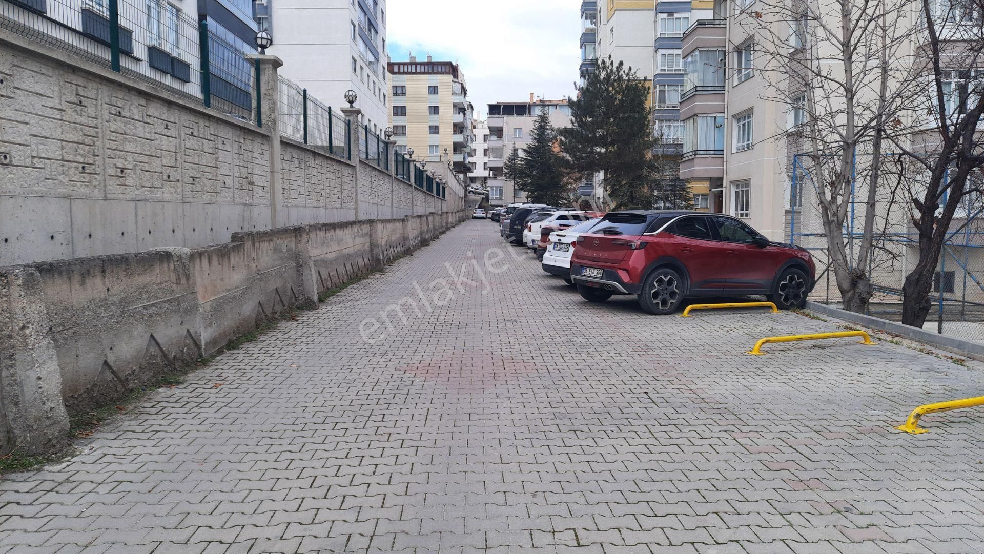 Akif'ten Elvankentte *asansörlü* Sitede Arakatta 3+1 *boş* Daire - Görsel 29