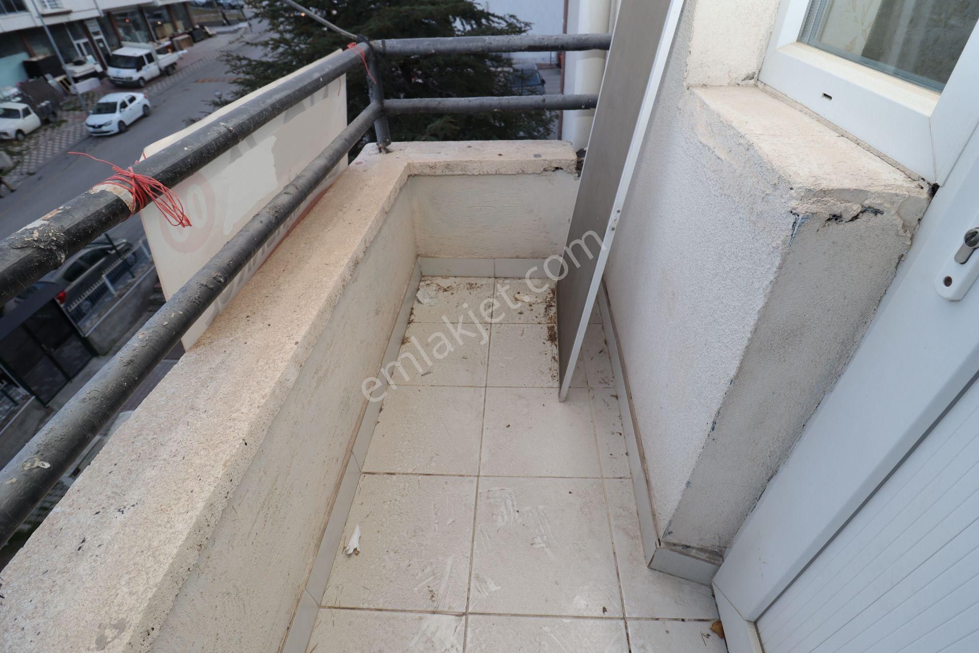 Akif'ten Elvankentte *asansörlü* Sitede Arakatta 3+1 *boş* Daire - Görsel 15