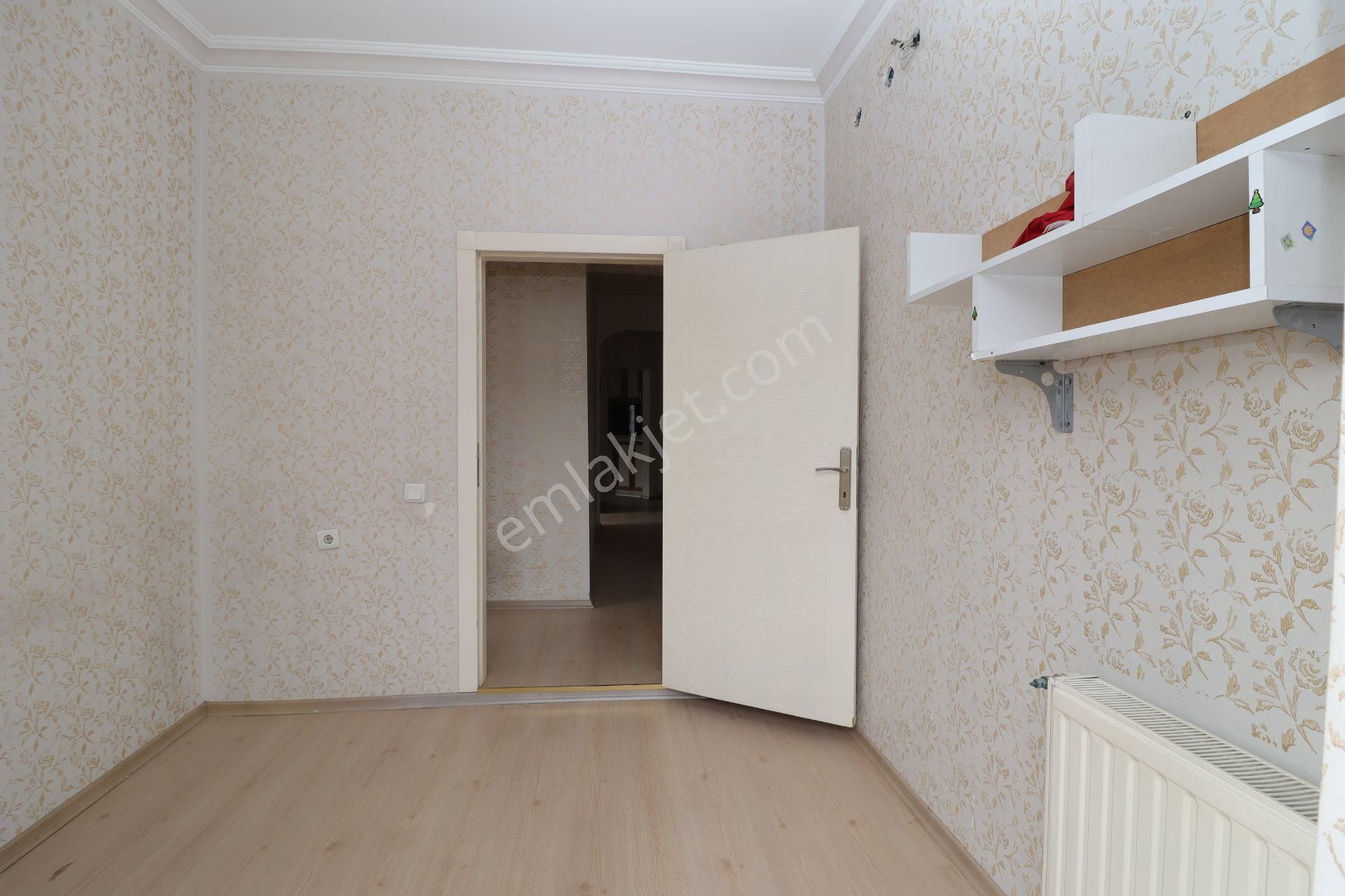 Akif'ten Elvankentte *asansörlü* Sitede Arakatta 3+1 *boş* Daire - Görsel 14