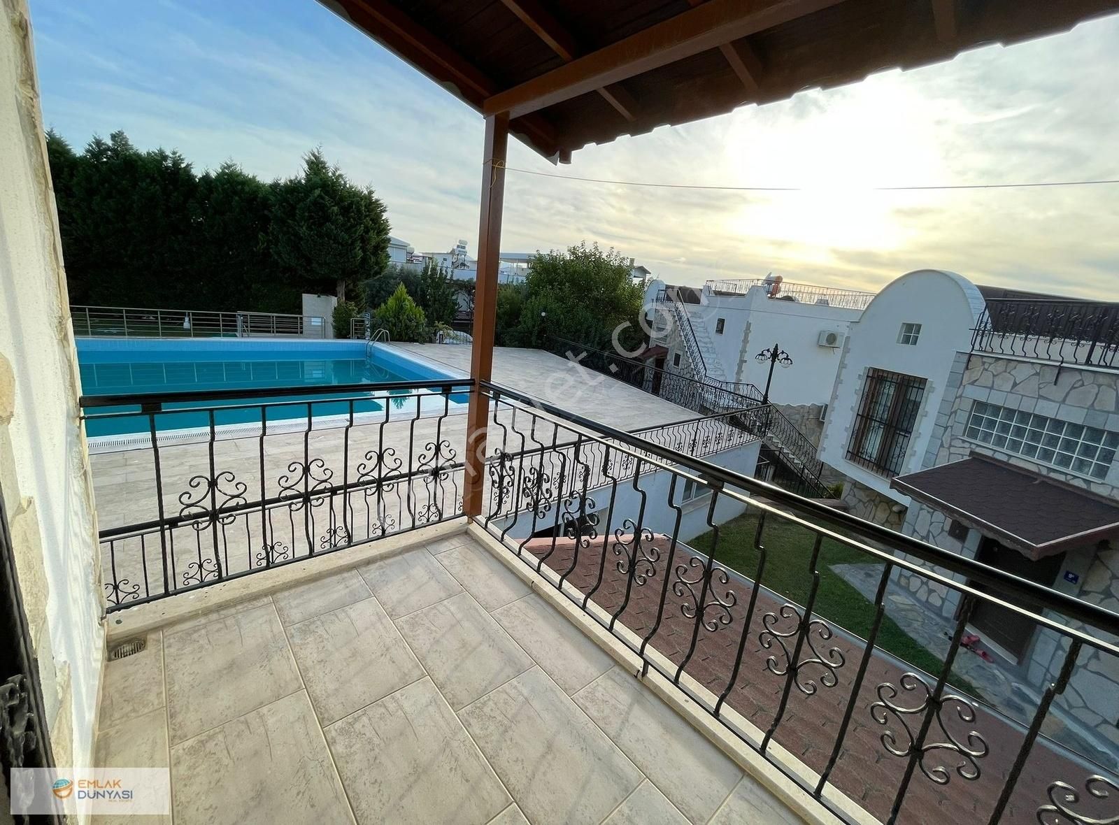 Soğucakta Havuzlu Sitede 3+1 Geniş Müstakil Bahçeli Villa - Görsel 33