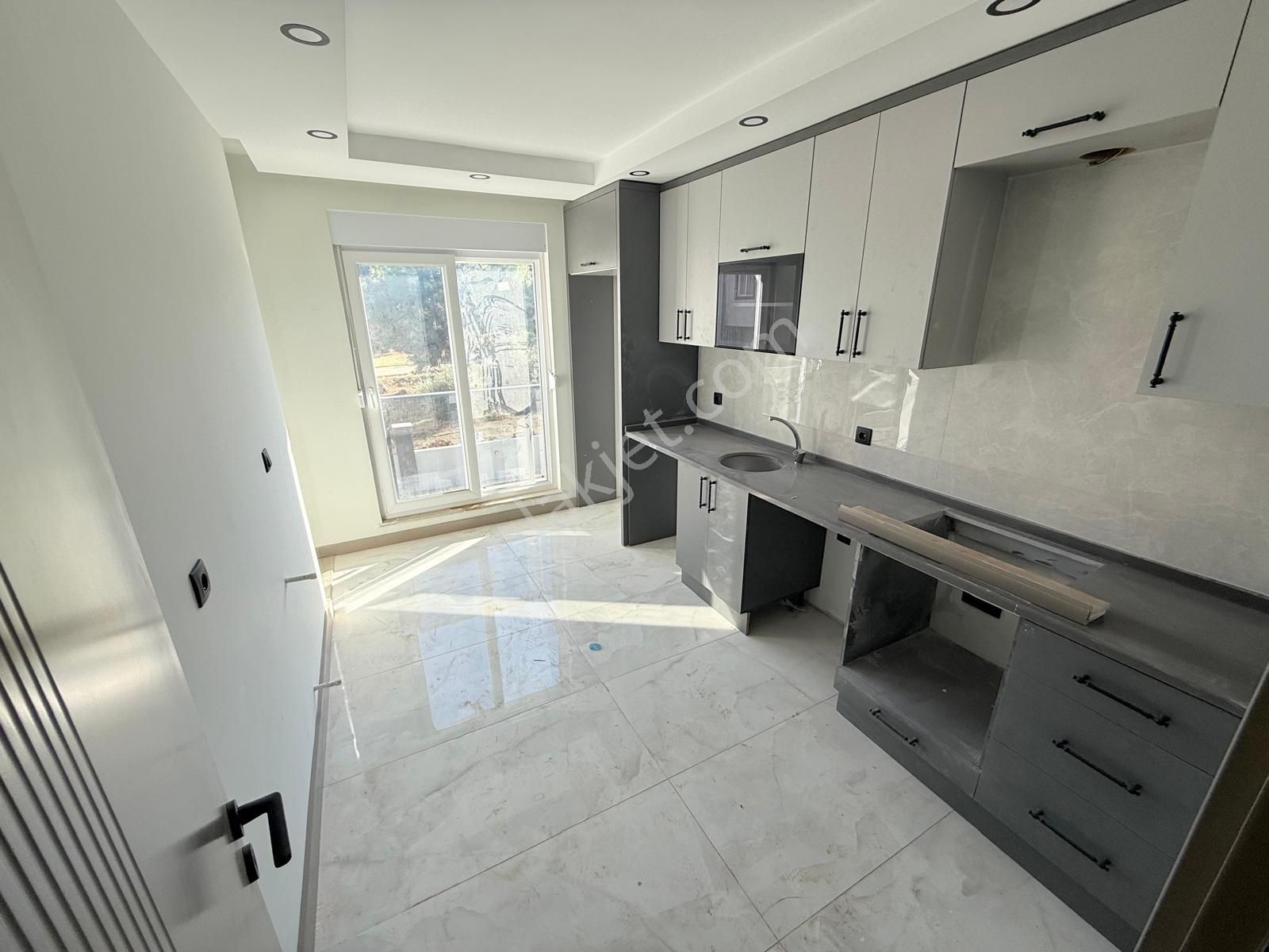 Varsak Aydoğmuşta Lüks Geniş Sıfır Yüksek Kredili 3+1 - Görsel 6