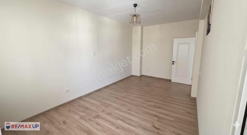 Üçyol Metroya 5 Dakika Mesafede Kiralık Daire - Görsel 3