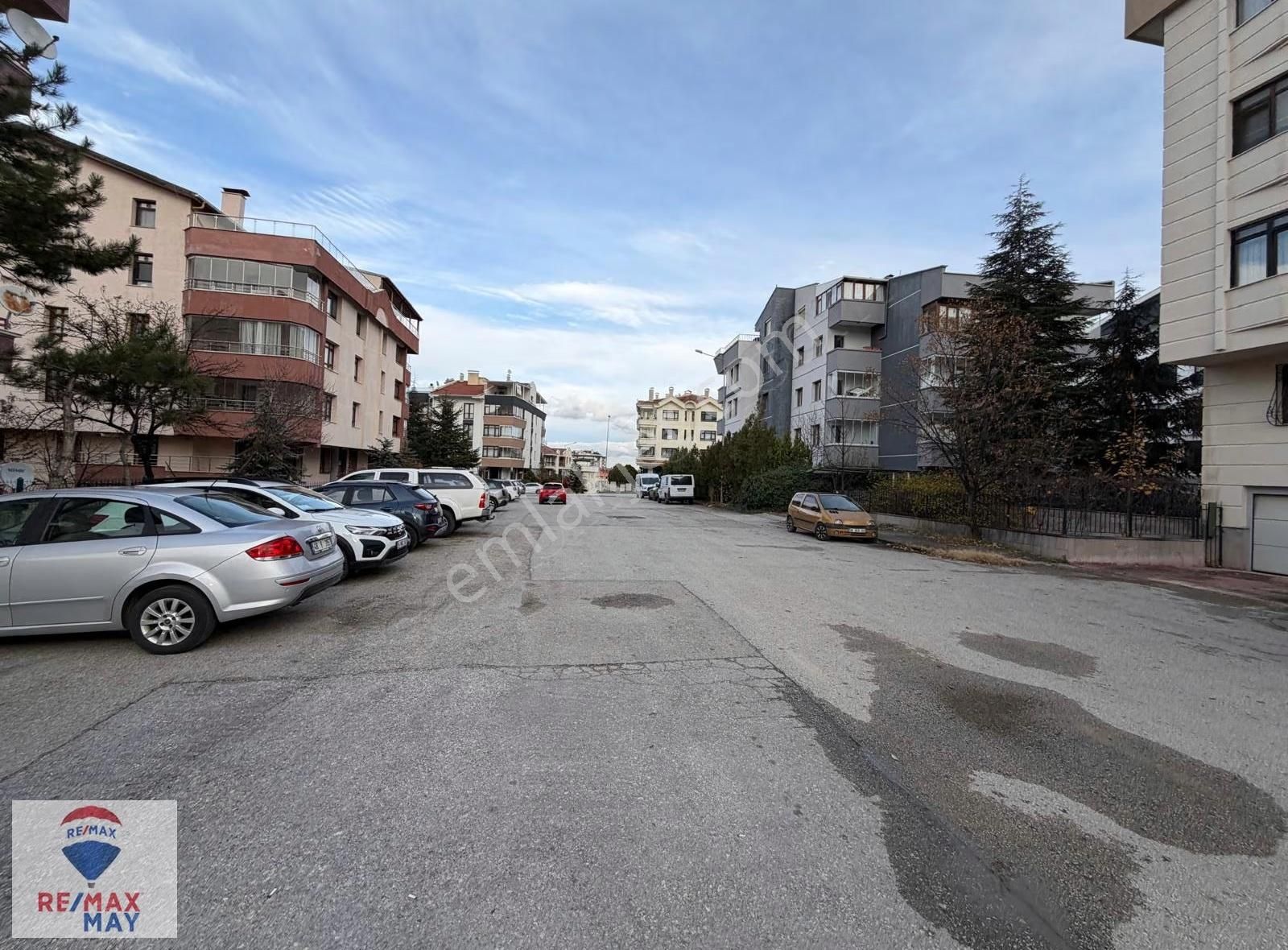 Yukarı Dikmen Mahallesinde 3+1 Satılık Daire - Görsel 12