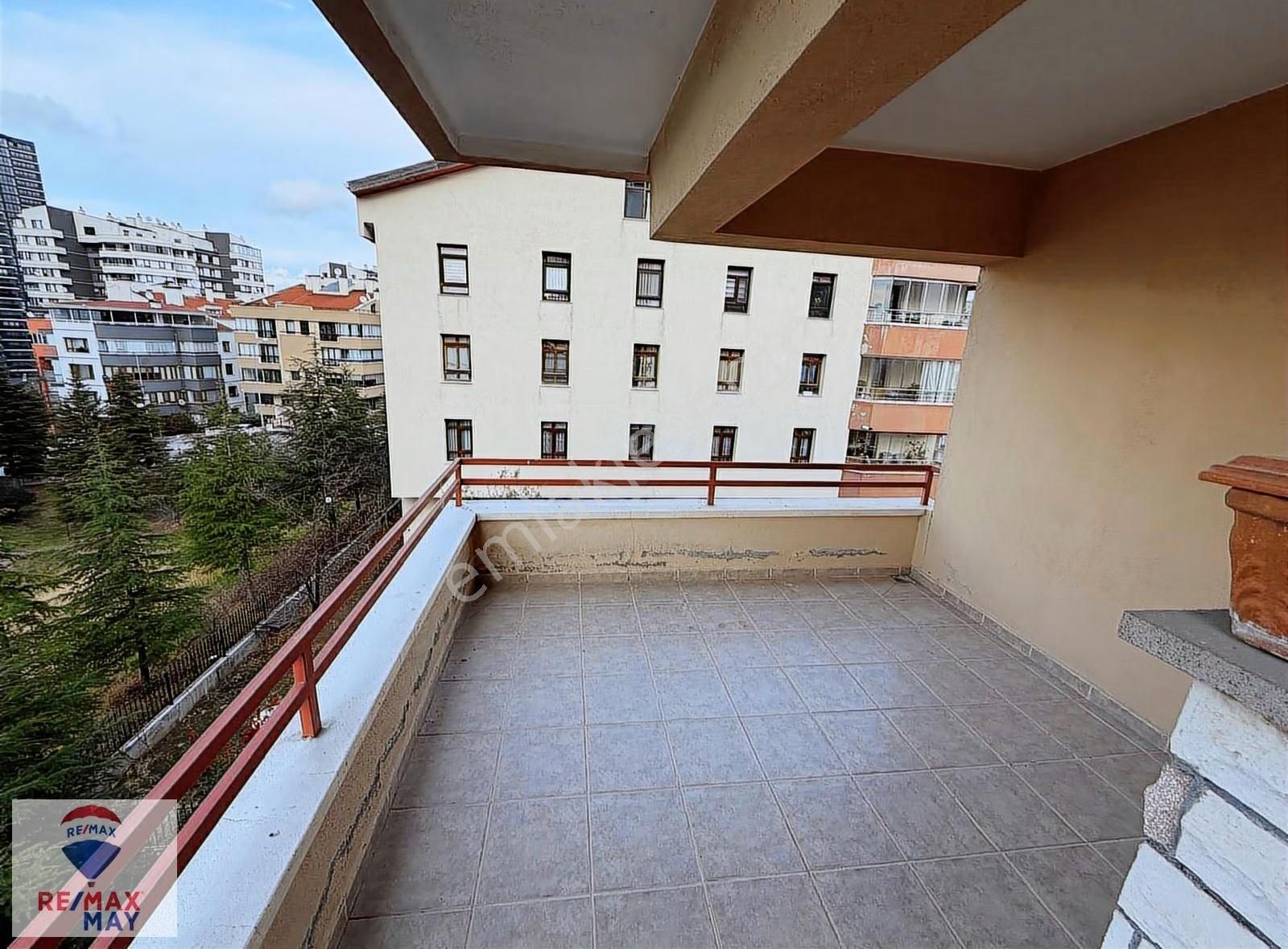 Yukarı Dikmen Mahallesinde 3+1 Satılık Daire - Görsel 20