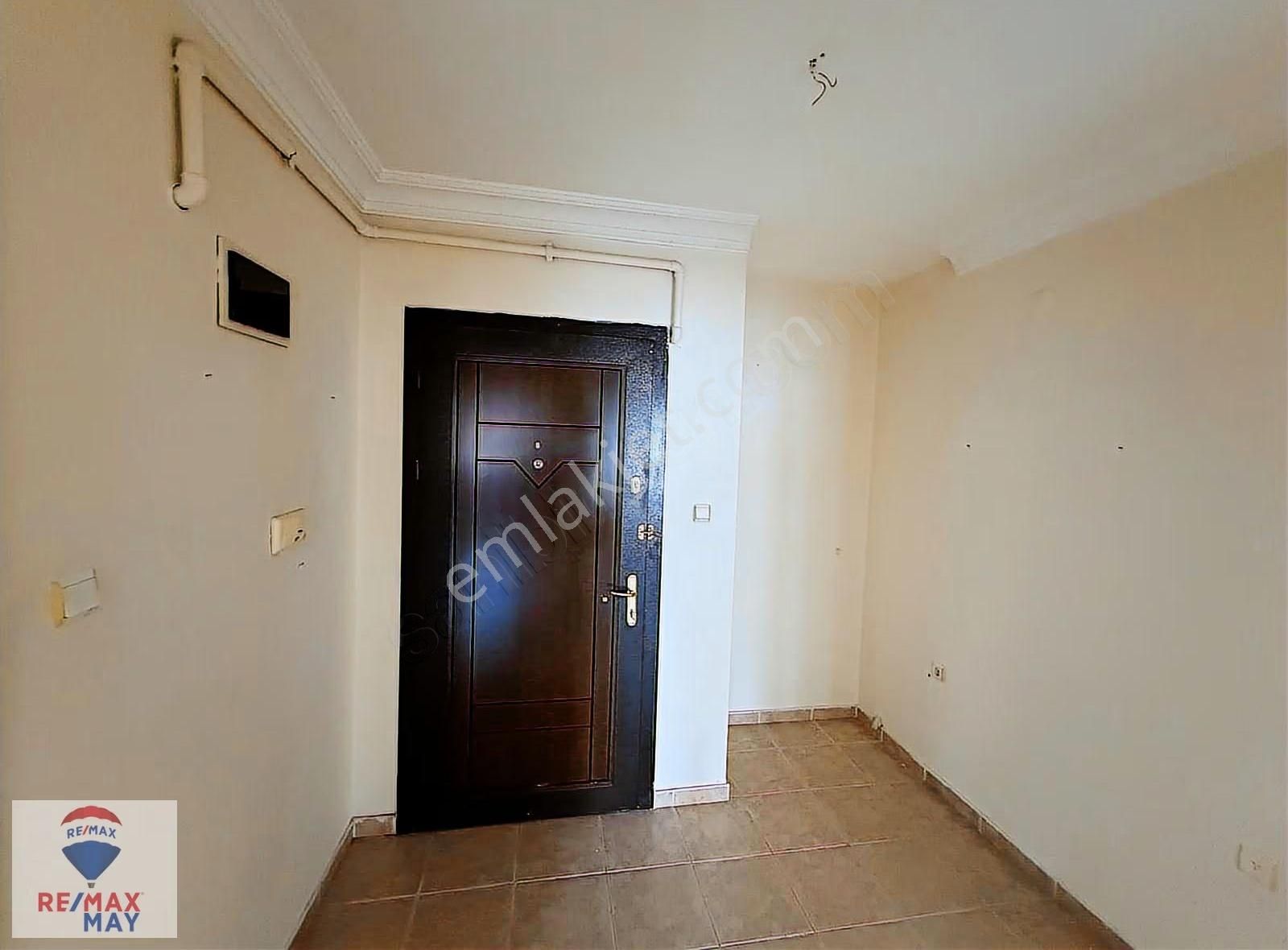 Yukarı Dikmen Mahallesinde 3+1 Kiralık Daire - Görsel 2