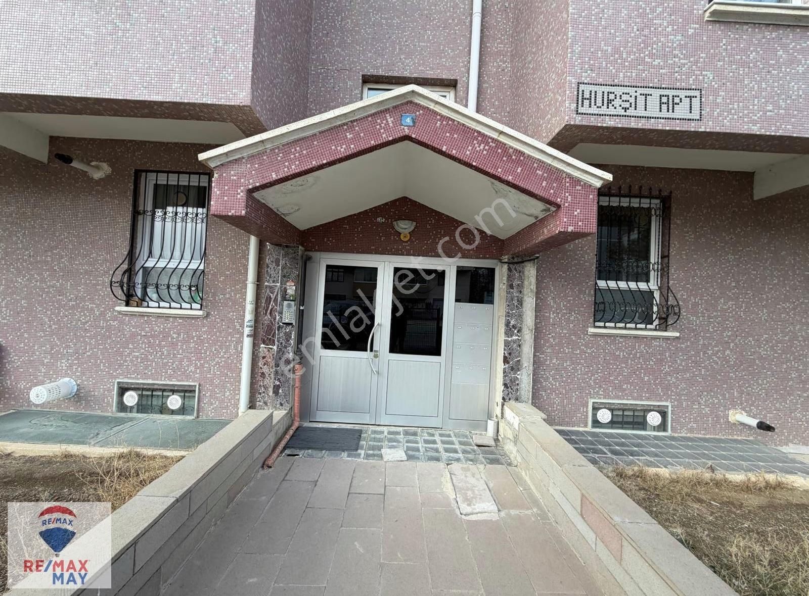 Yukarı Dikmen Mahallesinde 3+1 Kiralık Daire