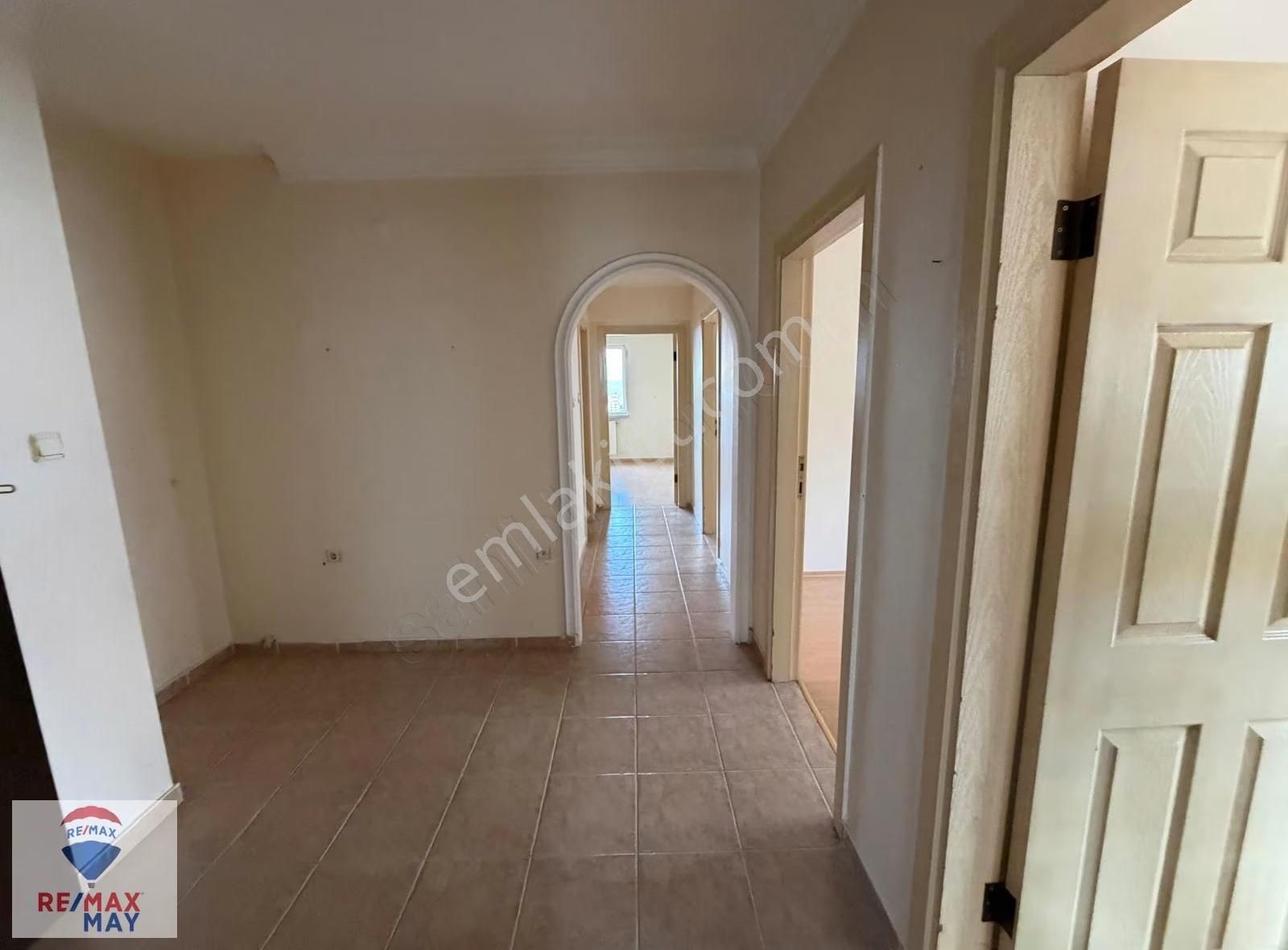 Yukarı Dikmen Mahallesinde 3+1 Kiralık Daire - Görsel 17