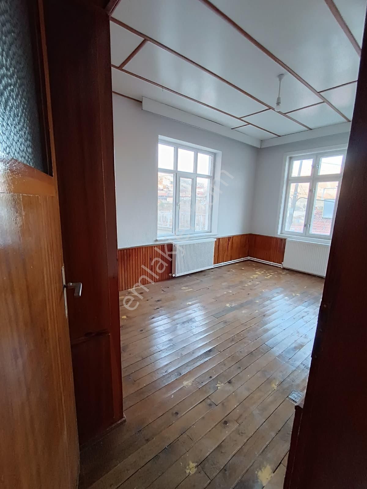 İsa Kavak Gayrimenkul’den Meram/dere’de Kombili 3+1 Kiralık Daire - Görsel 9