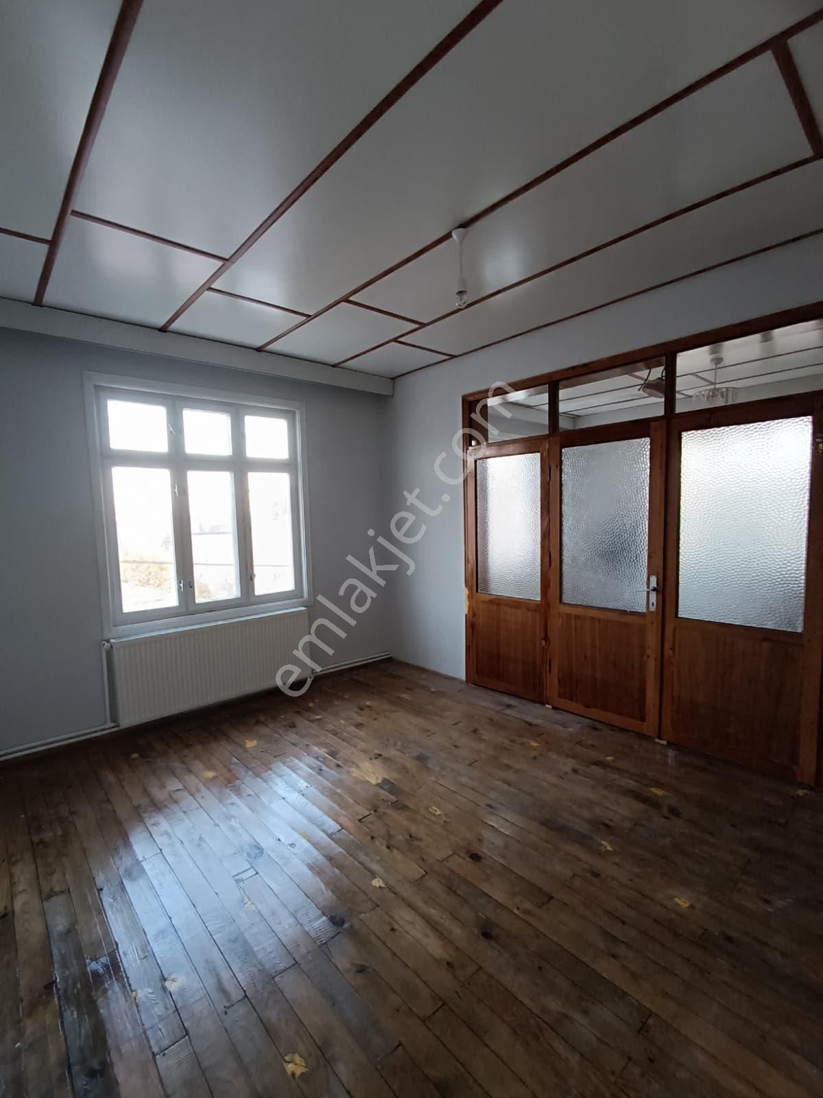 İsa Kavak Gayrimenkul’den Meram/dere’de Kombili 3+1 Kiralık Daire - Görsel 13