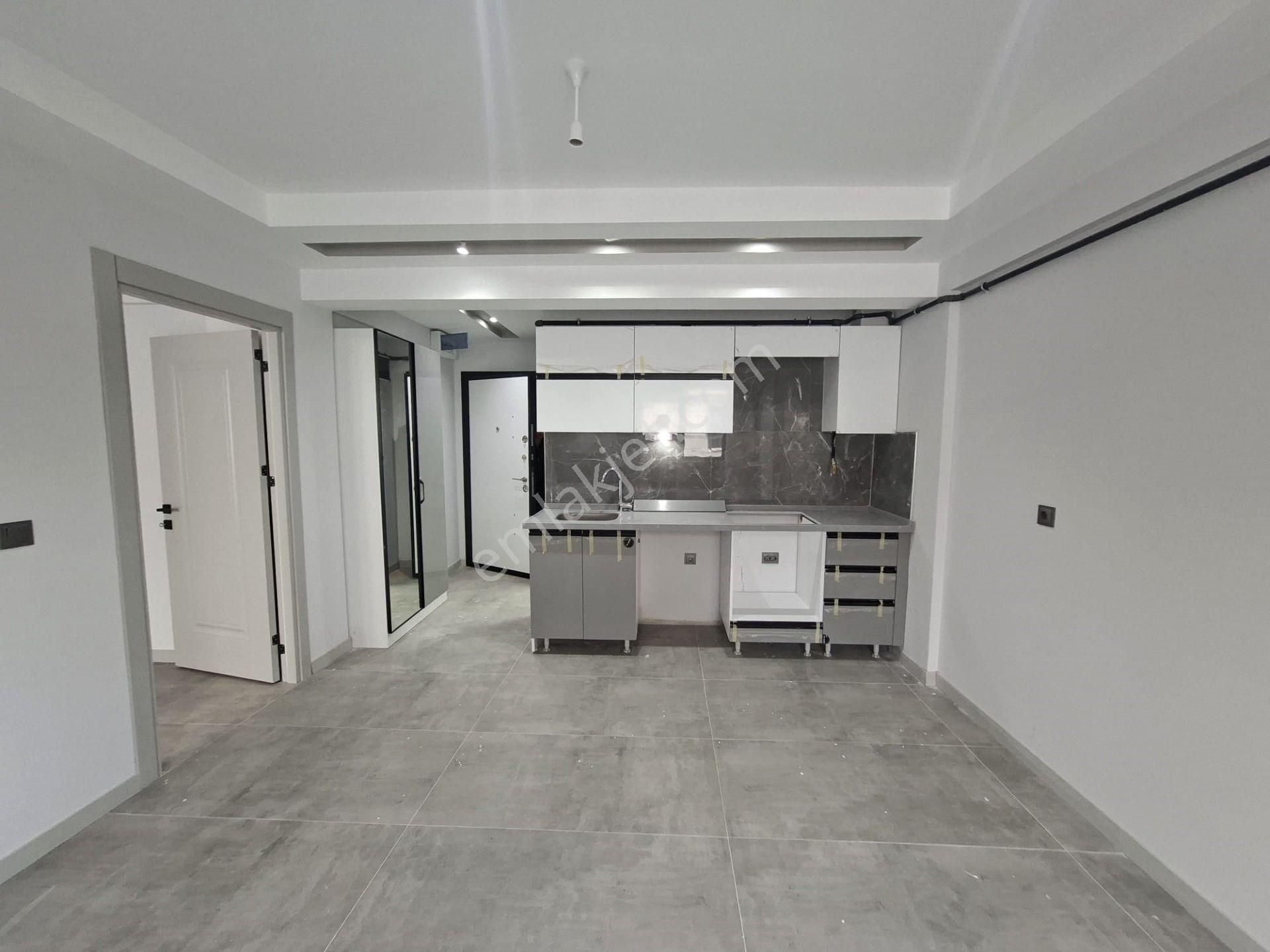 Recep Ümit Emlak'tan Şarhöyük Mah. Büyük Park Yakınında Satılık Geniş Ferah Lux 1+1 Daireler - Görsel 1