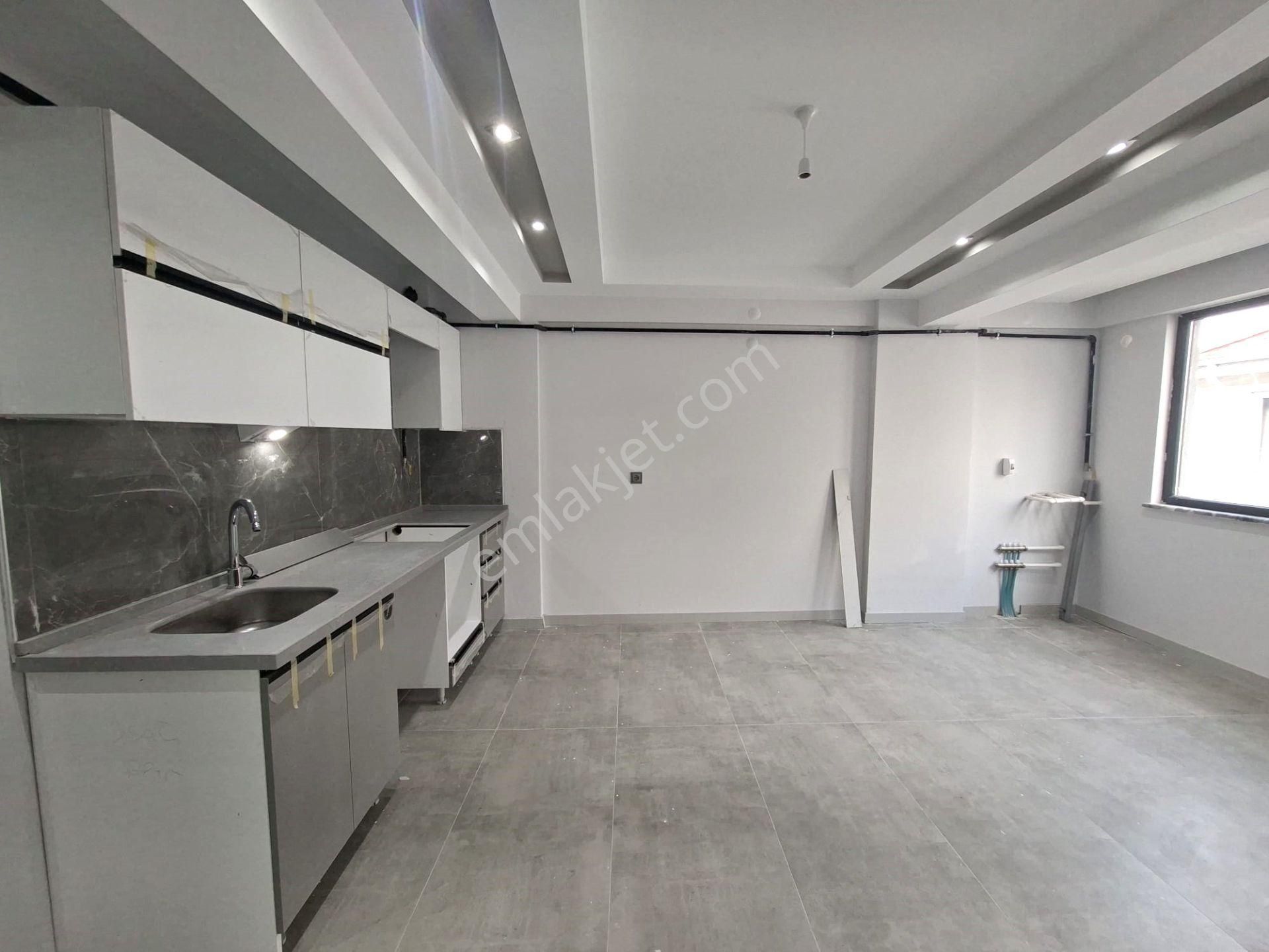 Recep Ümit Emlak'tan Şarhöyük Mah. Büyük Park Yakınında Satılık Geniş Ferah Lux 1+1 Daireler - Görsel 4