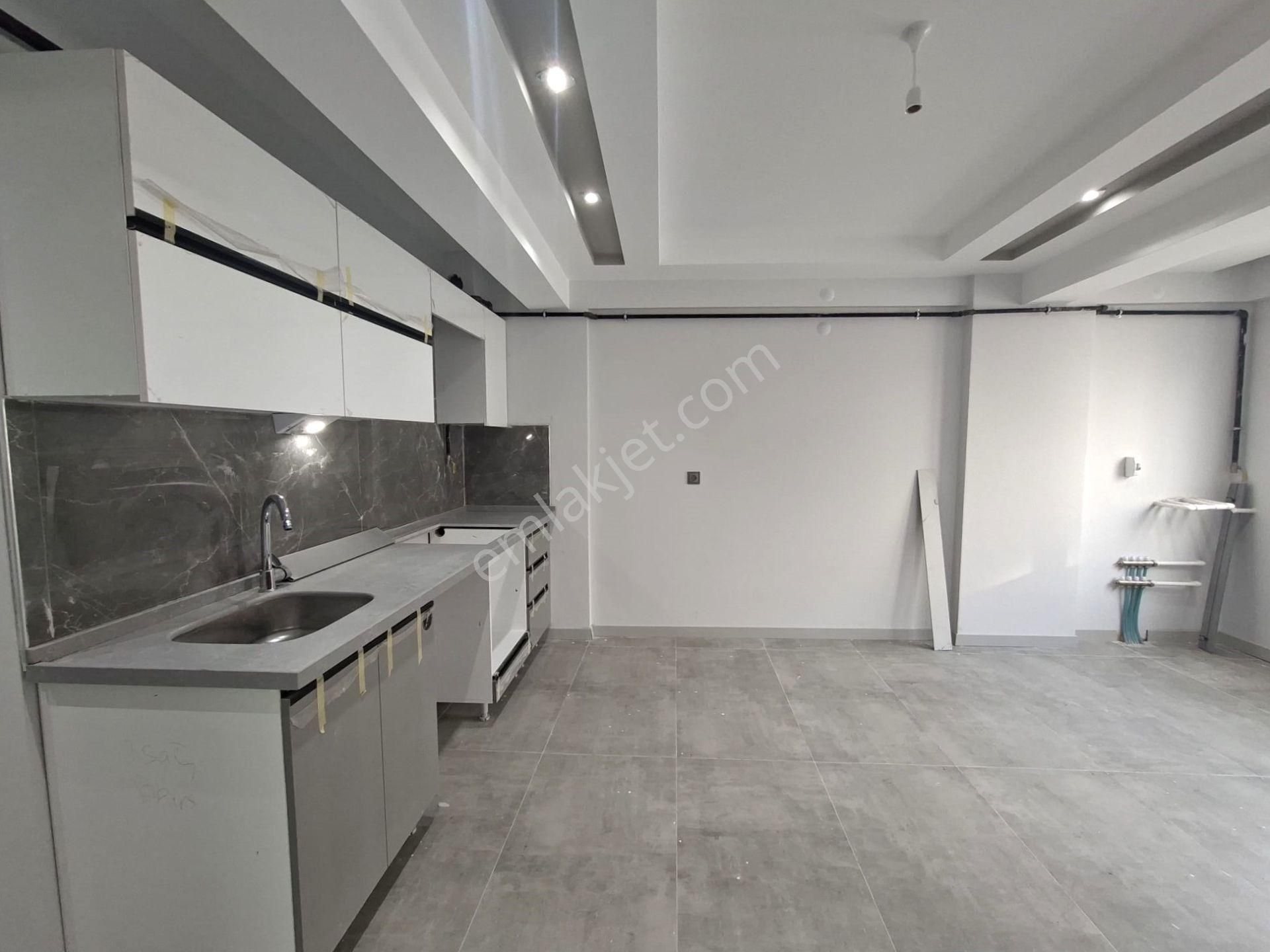 Recep Ümit Emlak'tan Şarhöyük Mah. Büyük Park Yakınında Satılık Geniş Ferah Lux 1+1 Daireler - Görsel 5