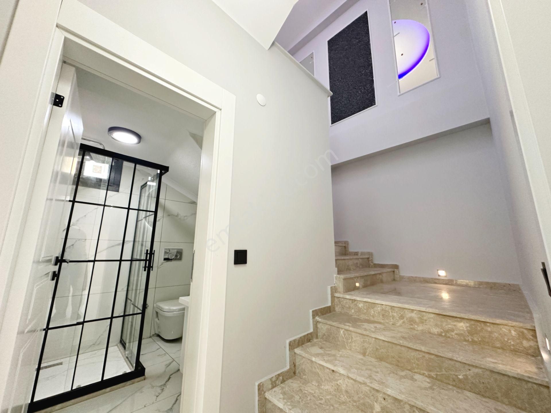 Ayanğlundan Gürede Deniz Tarafında Kusursuz İşçilikli Ayrı Mutfaklı 4+1 Satılık Villa - Görsel 14