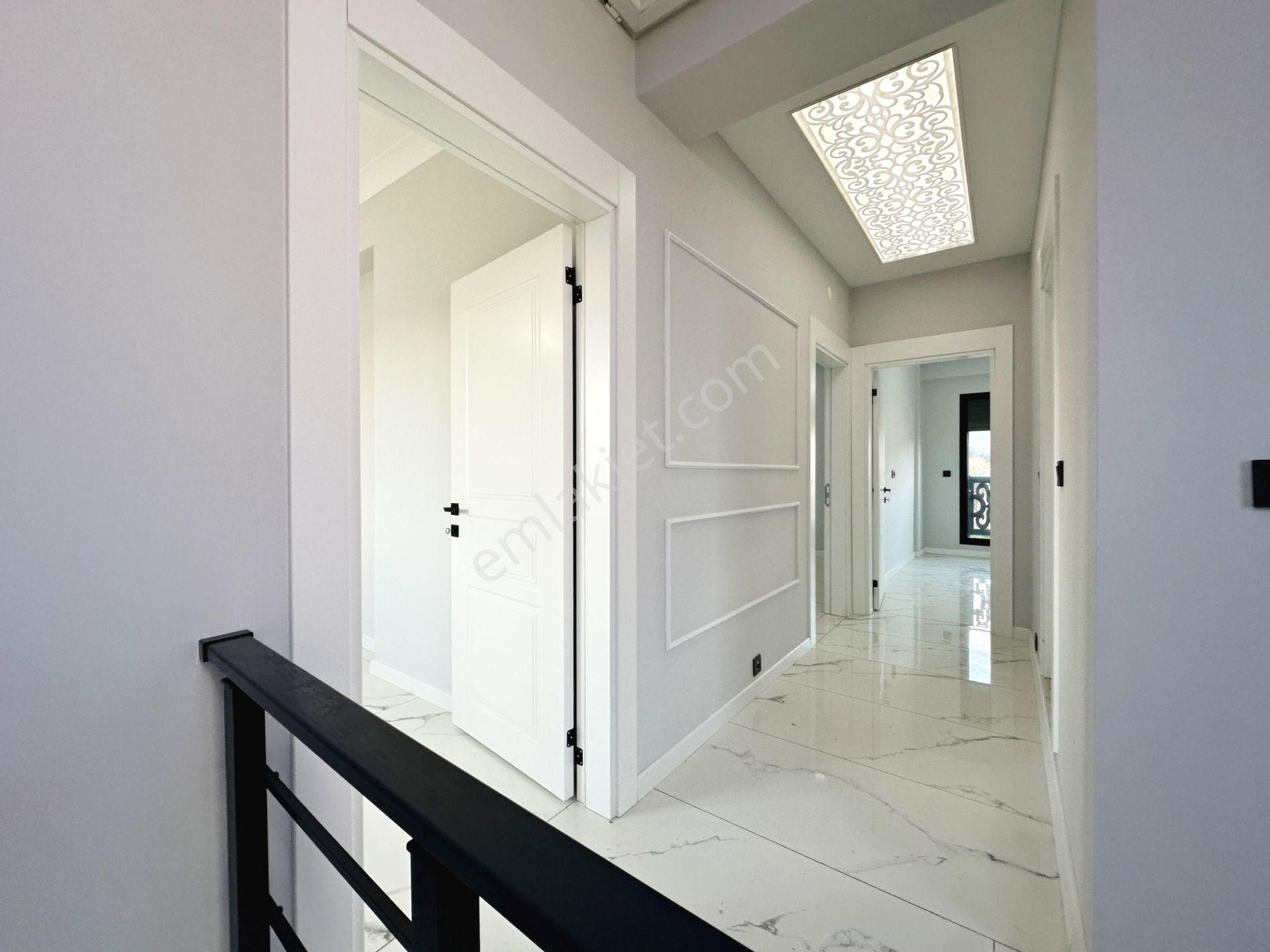 Ayanğlundan Gürede Deniz Tarafında Kusursuz İşçilikli Ayrı Mutfaklı 4+1 Satılık Villa - Görsel 19