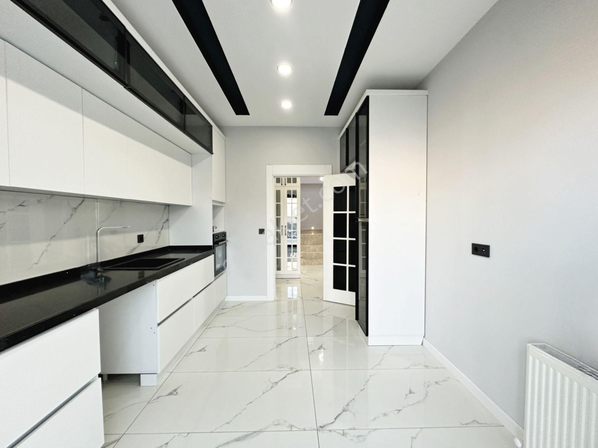 Ayanğlundan Gürede Deniz Tarafında Kusursuz İşçilikli Ayrı Mutfaklı 4+1 Satılık Villa - Görsel 10