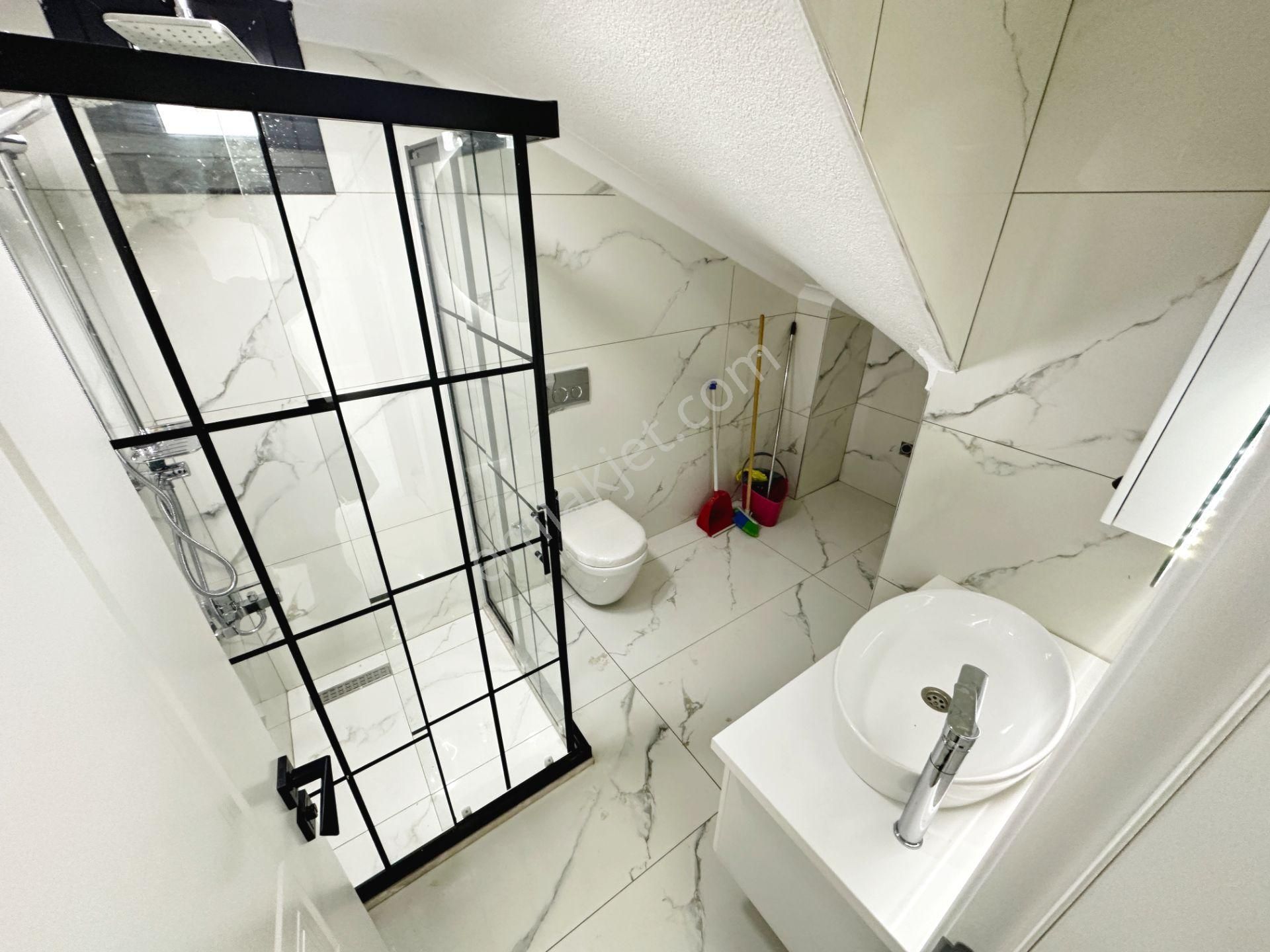 Ayanğlundan Gürede Deniz Tarafında Kusursuz İşçilikli Ayrı Mutfaklı 4+1 Satılık Villa - Görsel 11