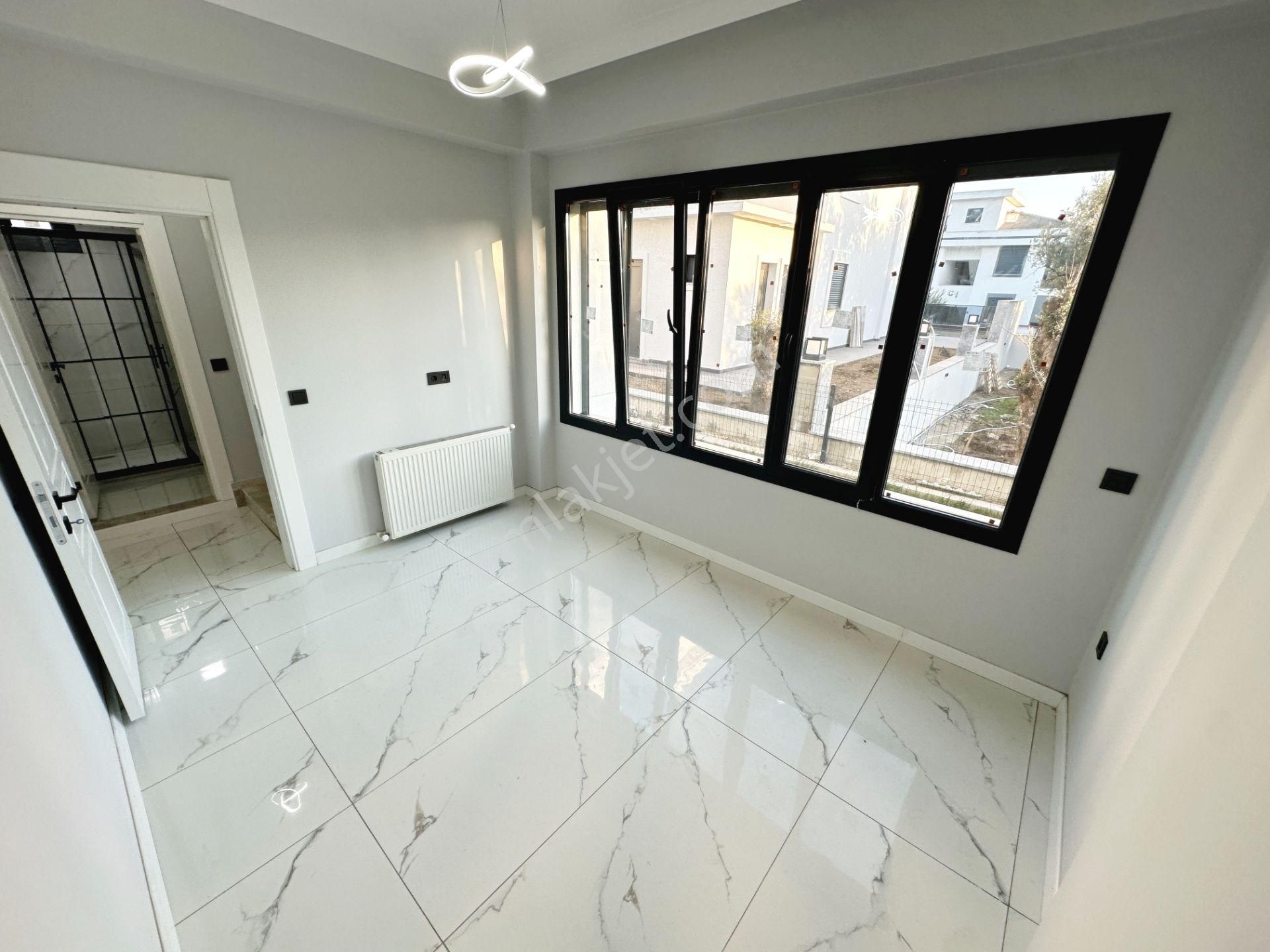 Ayanğlundan Gürede Deniz Tarafında Kusursuz İşçilikli Ayrı Mutfaklı 4+1 Satılık Villa - Görsel 13