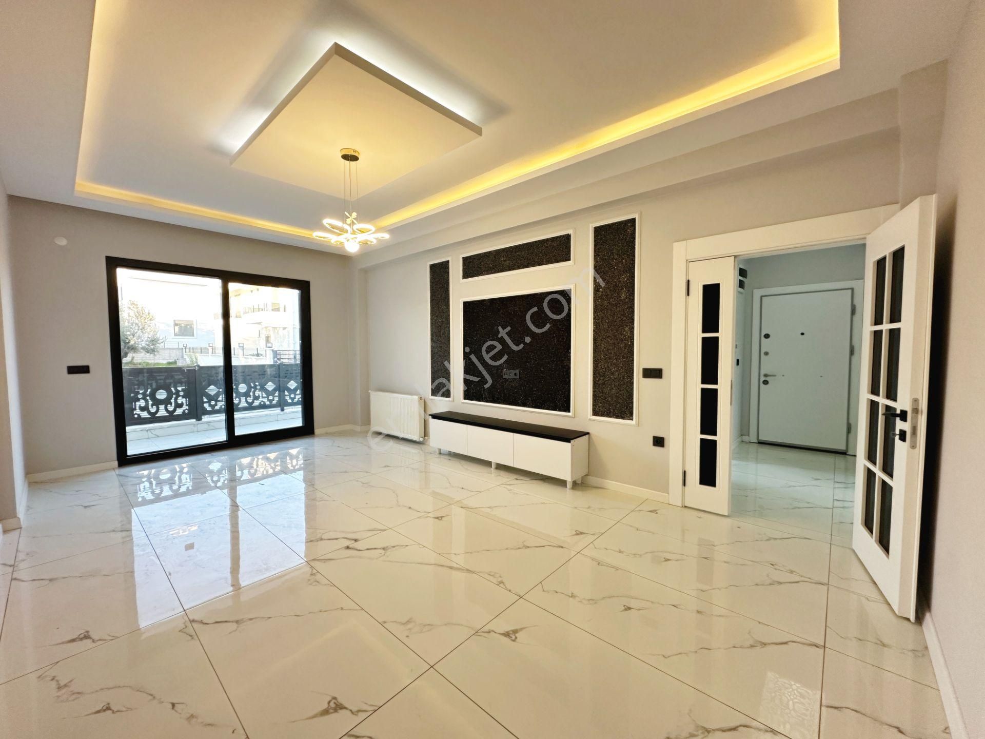 Ayanğlundan Gürede Deniz Tarafında Kusursuz İşçilikli Ayrı Mutfaklı 4+1 Satılık Villa - Görsel 3