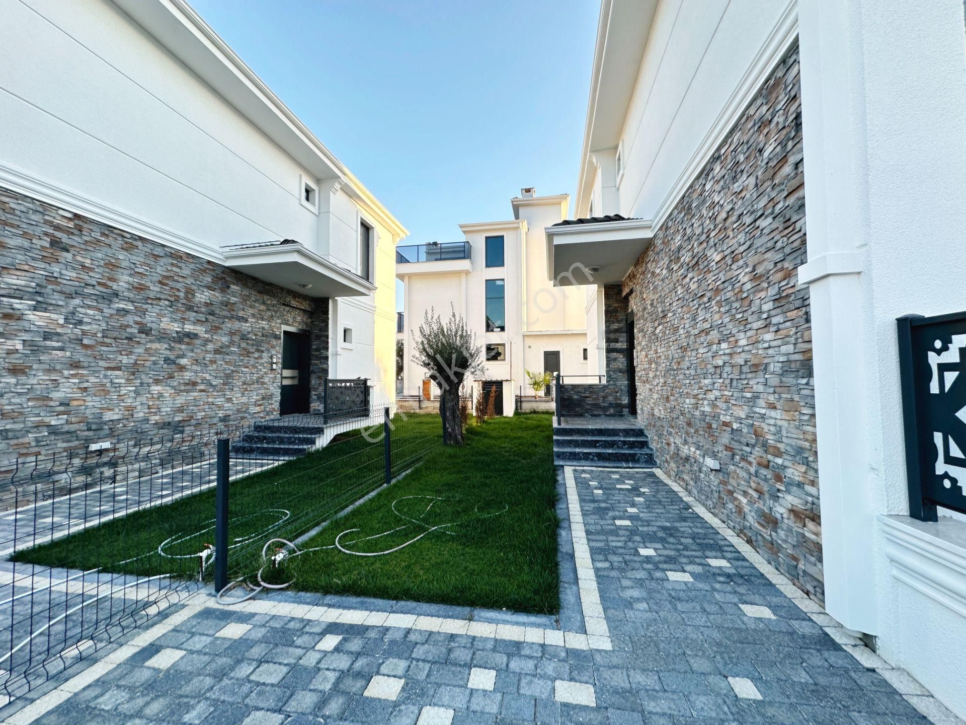 Ayanğlundan Gürede Deniz Tarafında Kusursuz İşçilikli Ayrı Mutfaklı 4+1 Satılık Villa - Görsel 33