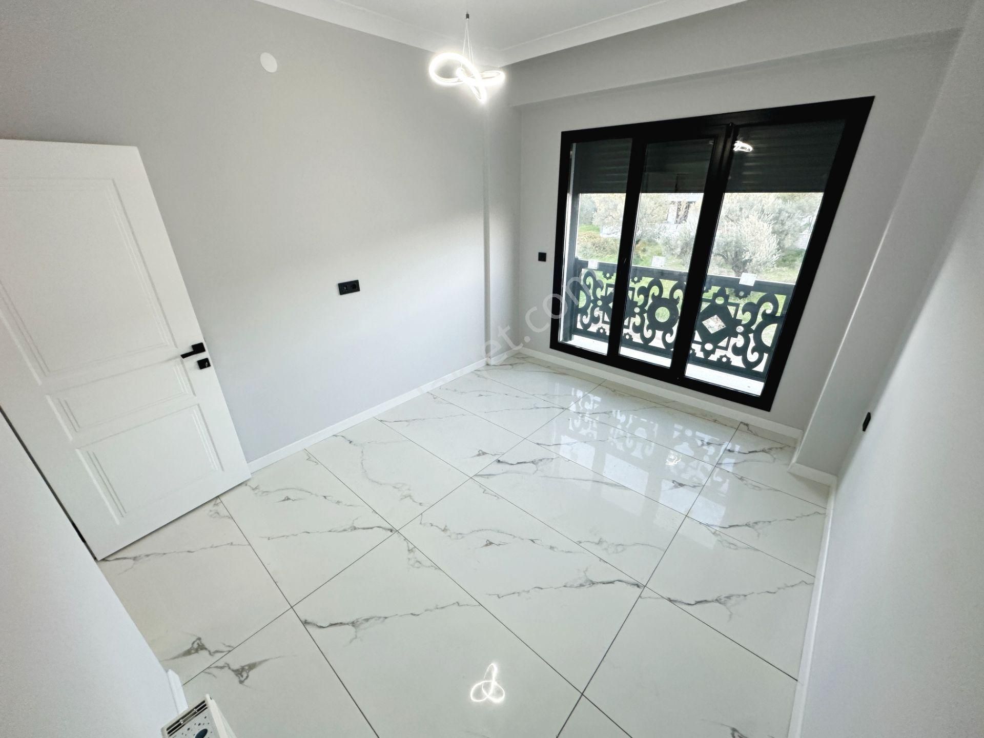 Ayanğlundan Gürede Deniz Tarafında Kusursuz İşçilikli Ayrı Mutfaklı 4+1 Satılık Villa - Görsel 17