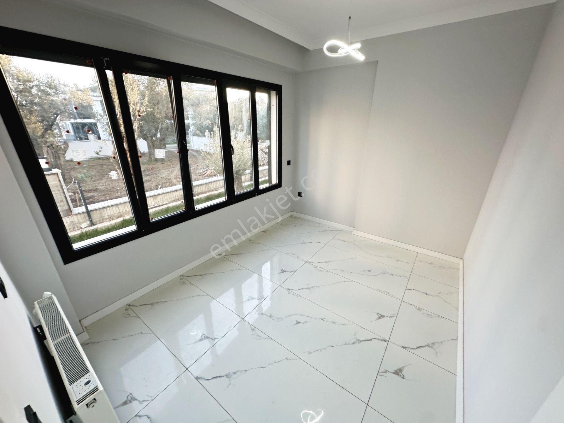 Ayanğlundan Gürede Deniz Tarafında Kusursuz İşçilikli Ayrı Mutfaklı 4+1 Satılık Villa - Görsel 12