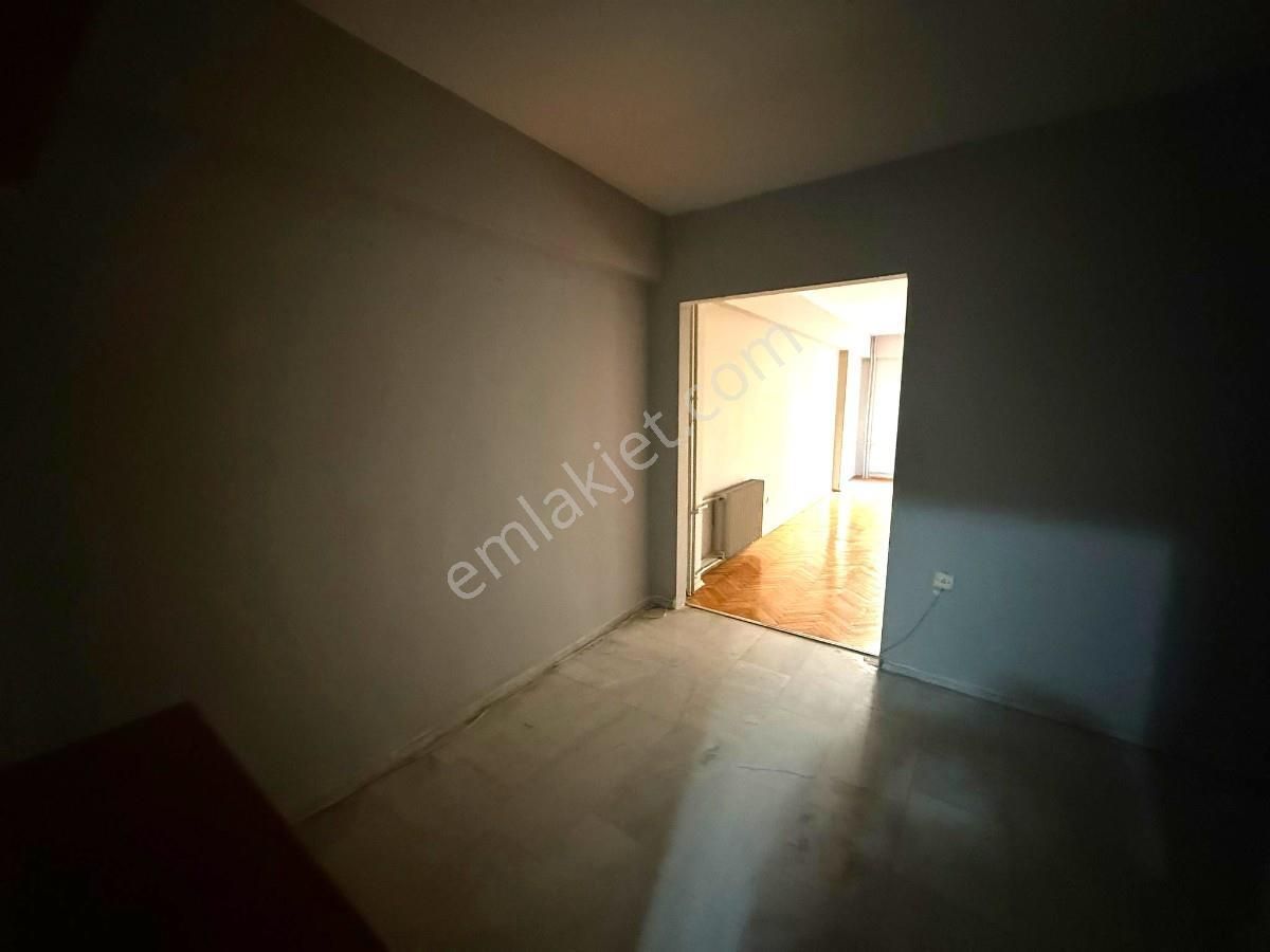 Turyaptan Kozyatağı Minübüs Yoluna Yakın Satılık 2+1 Daire - Görsel 13