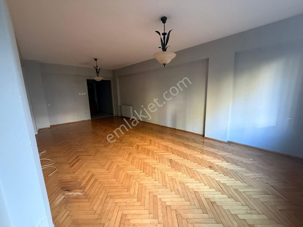 Turyaptan Kozyatağı Minübüs Yoluna Yakın Satılık 2+1 Daire - Görsel 3