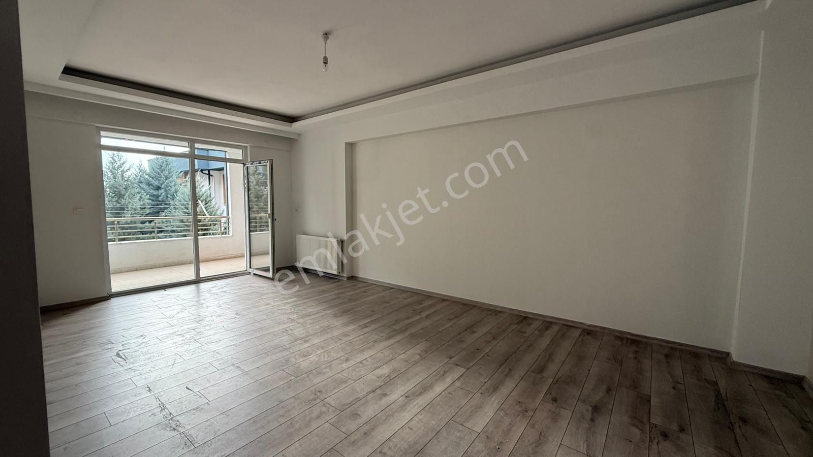 Öz Gaye Emlaktan Develi Gölemende Satılık 4+1 Daire