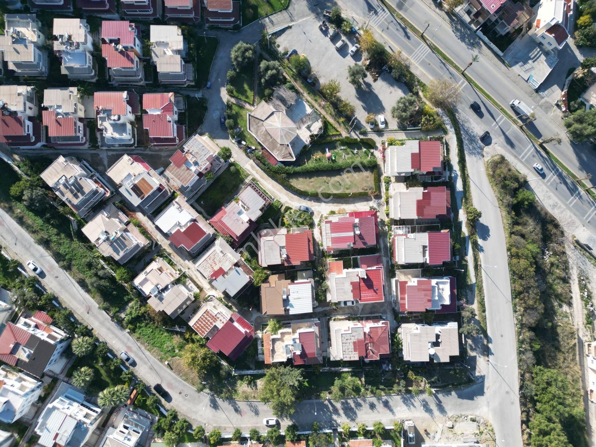 Merkezi Konumda Deniz Manzaralı Fırsat Villa - Görsel 5